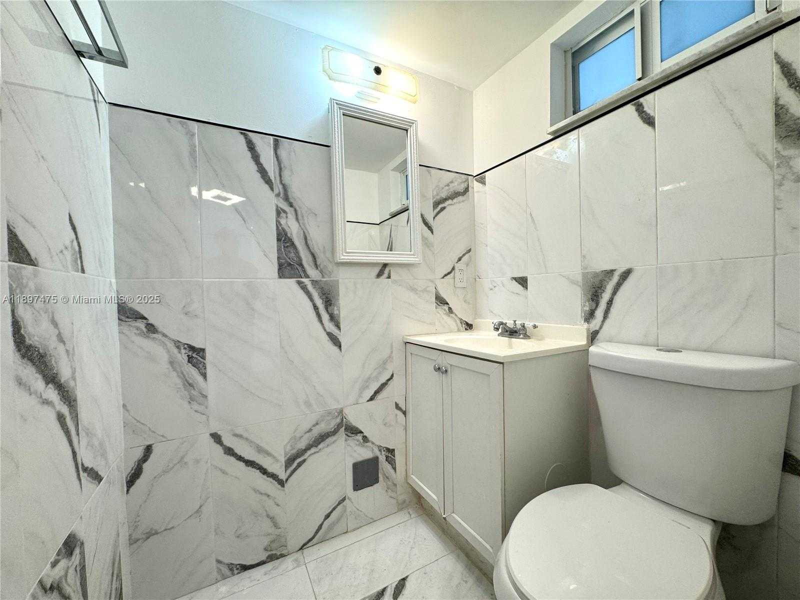 Small Image of 7850 BYRON AVE #702, Miami Beach Number 21