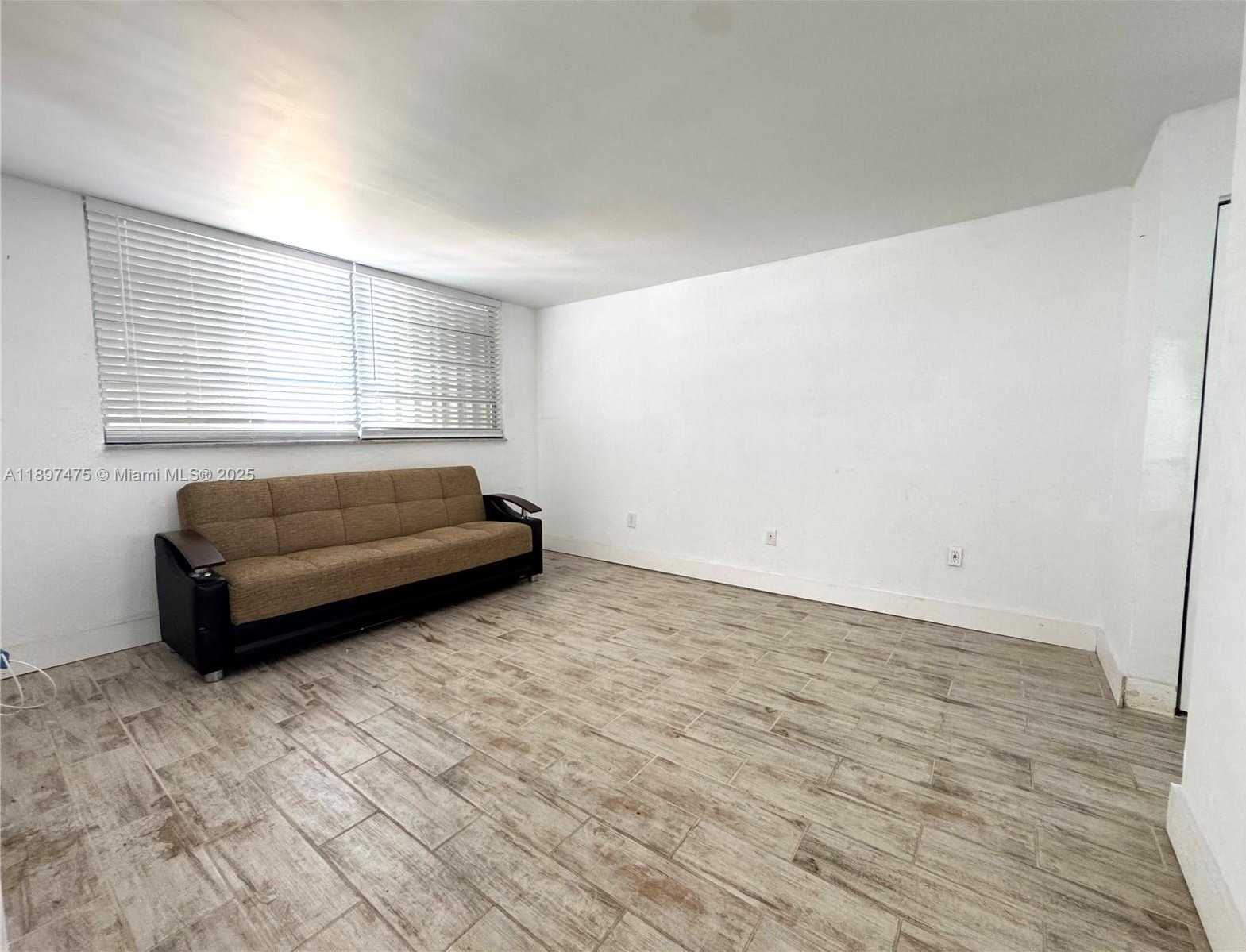 Small Image of 7850 BYRON AVE #702, Miami Beach Number 22