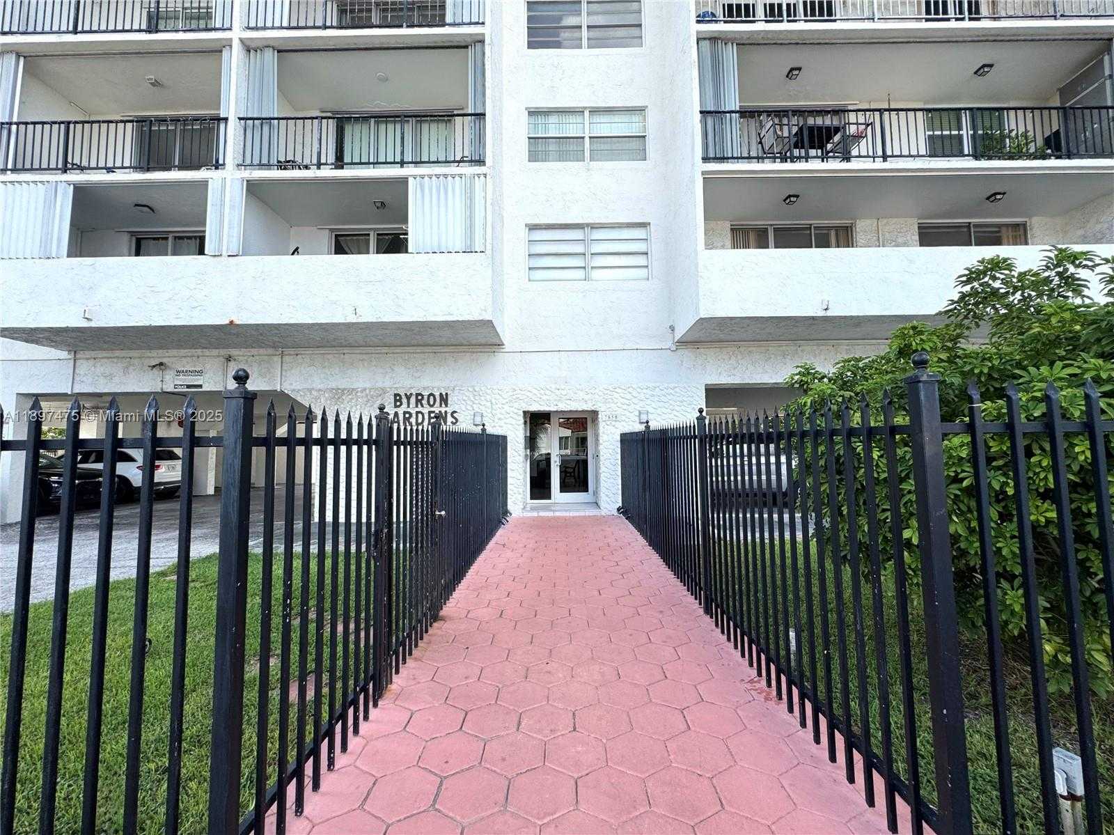 Small Image of 7850 BYRON AVE #702, Miami Beach Number 29