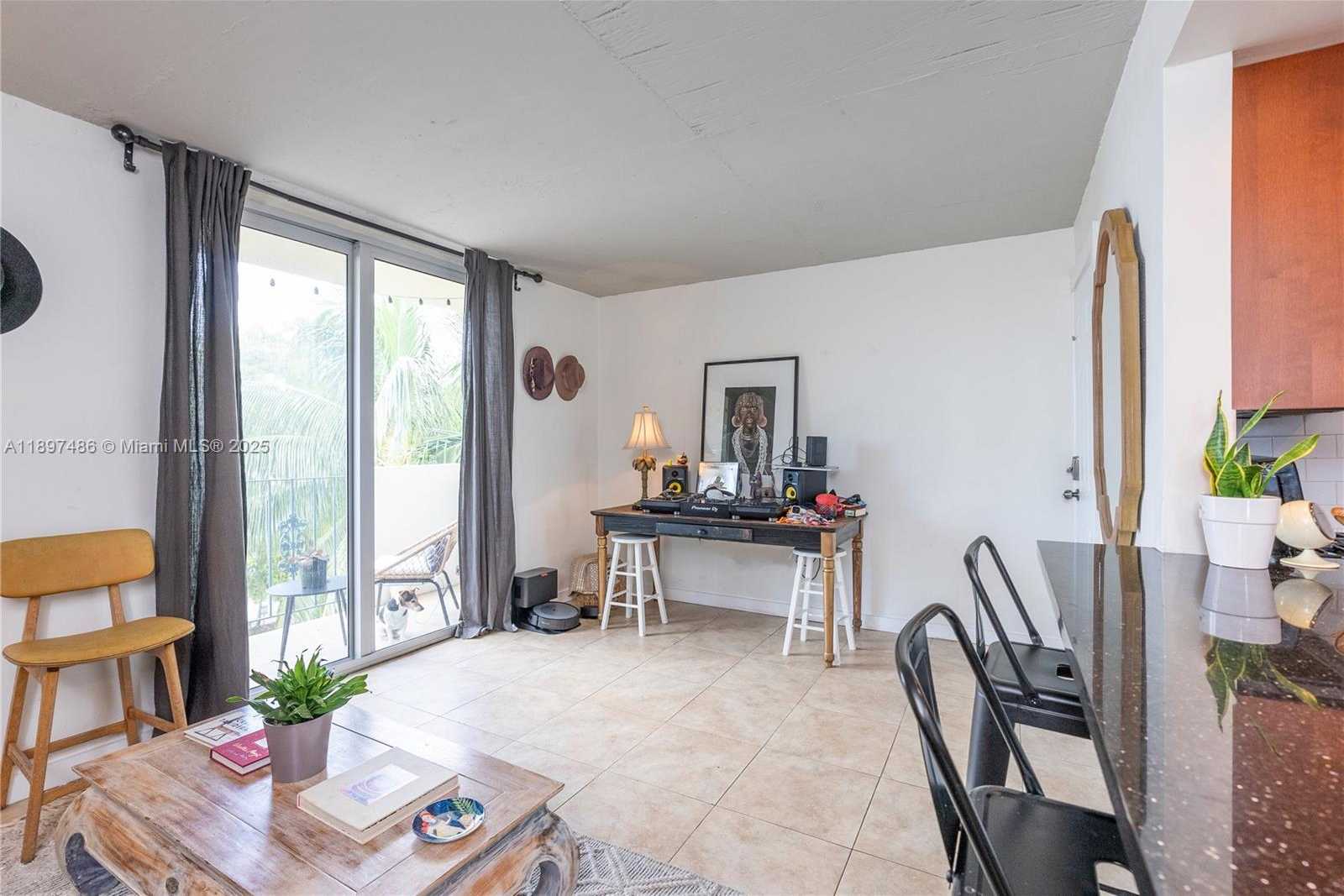 Small Image of 915 JEFFERSON AVE #4A, Miami Beach Number 3