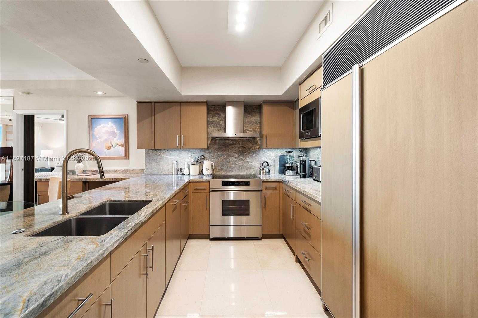 Small Image of 1455 OCEAN DR #1003, Miami Beach Number 11