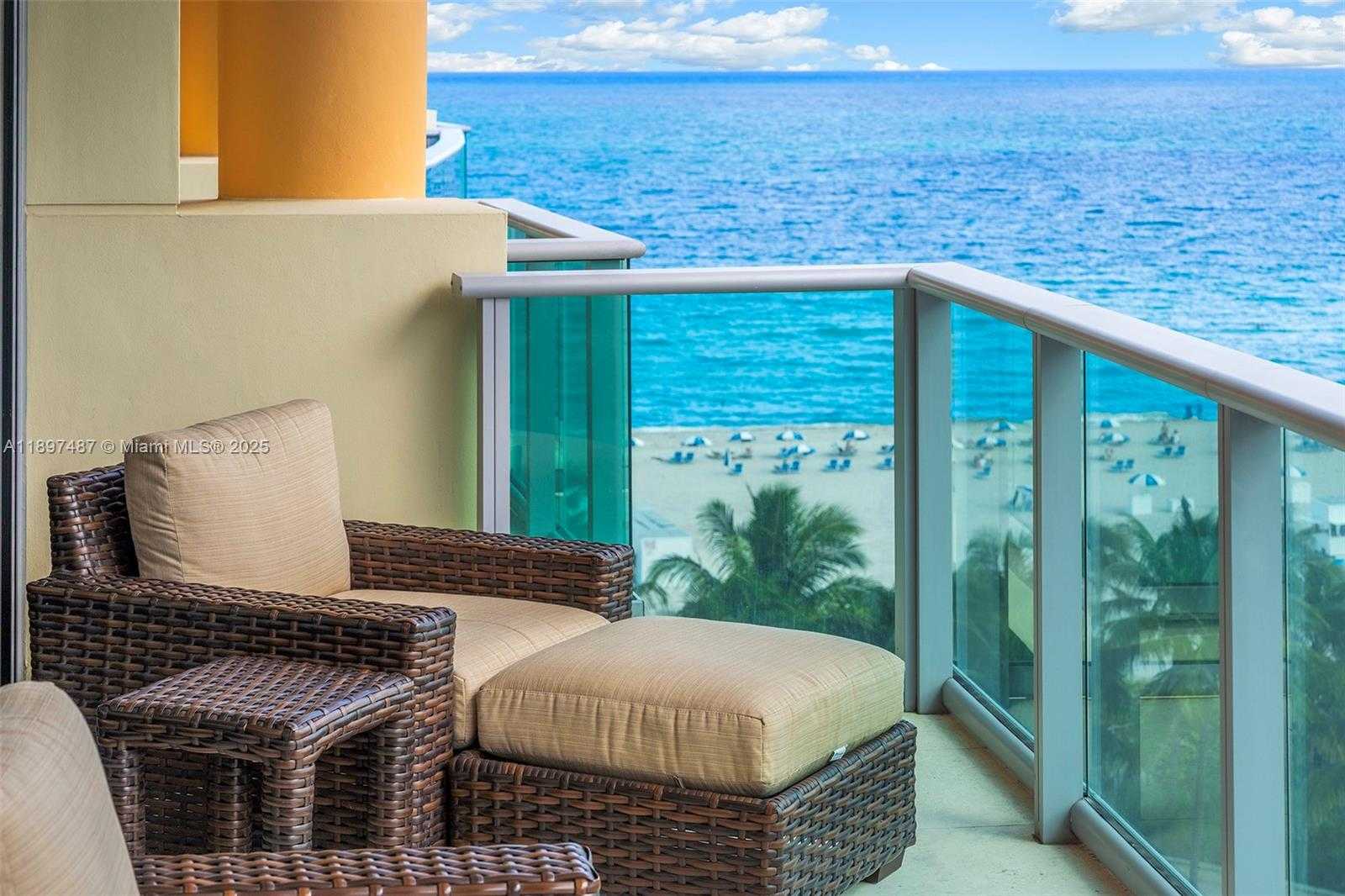 Small Image of 1455 OCEAN DR #1003, Miami Beach Number 12