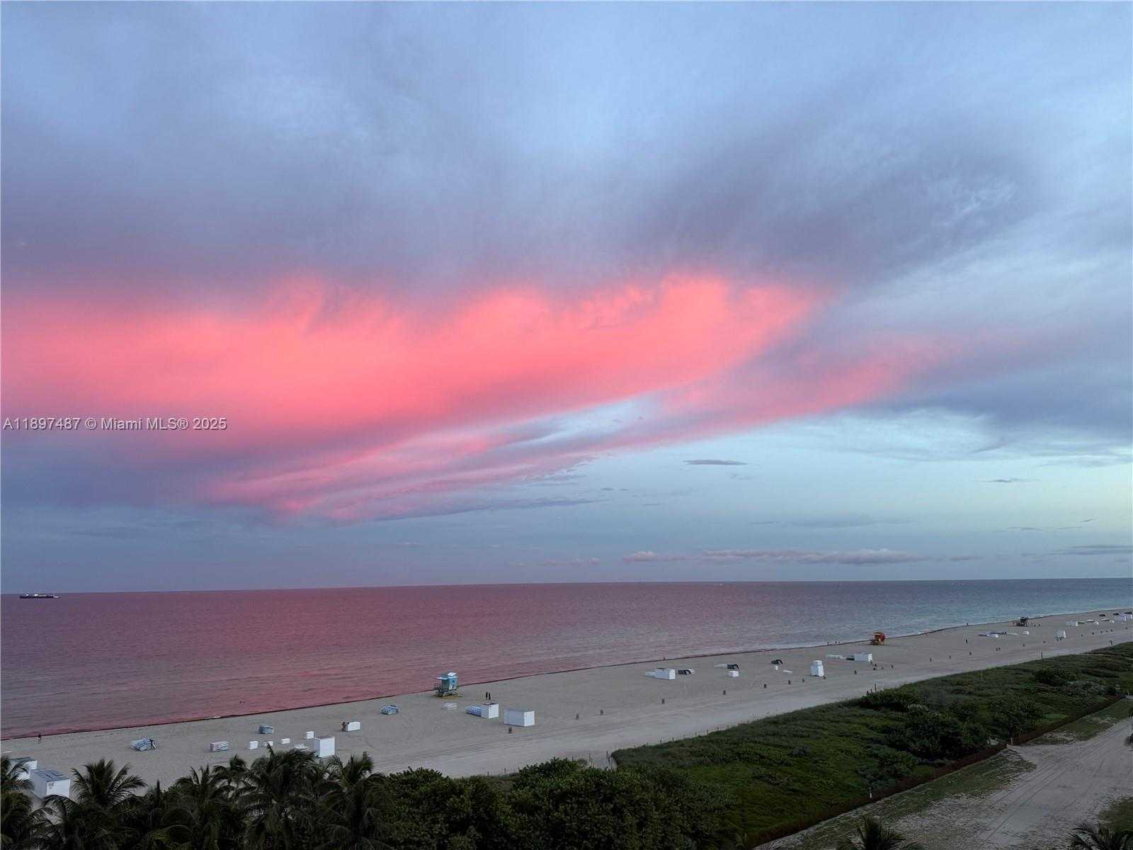 Small Image of 1455 OCEAN DR #1003, Miami Beach Number 16