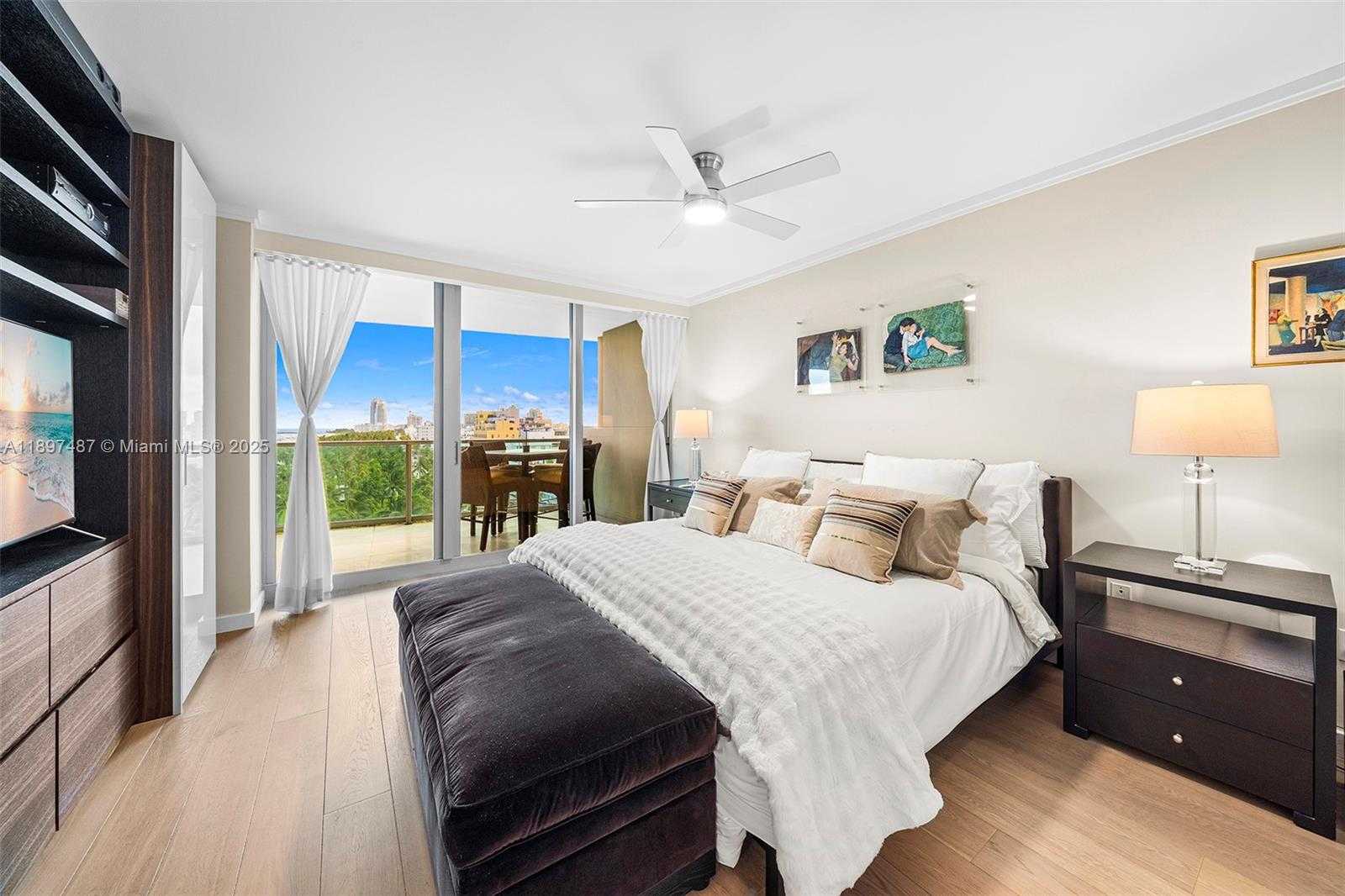 Small Image of 1455 OCEAN DR #1003, Miami Beach Number 17