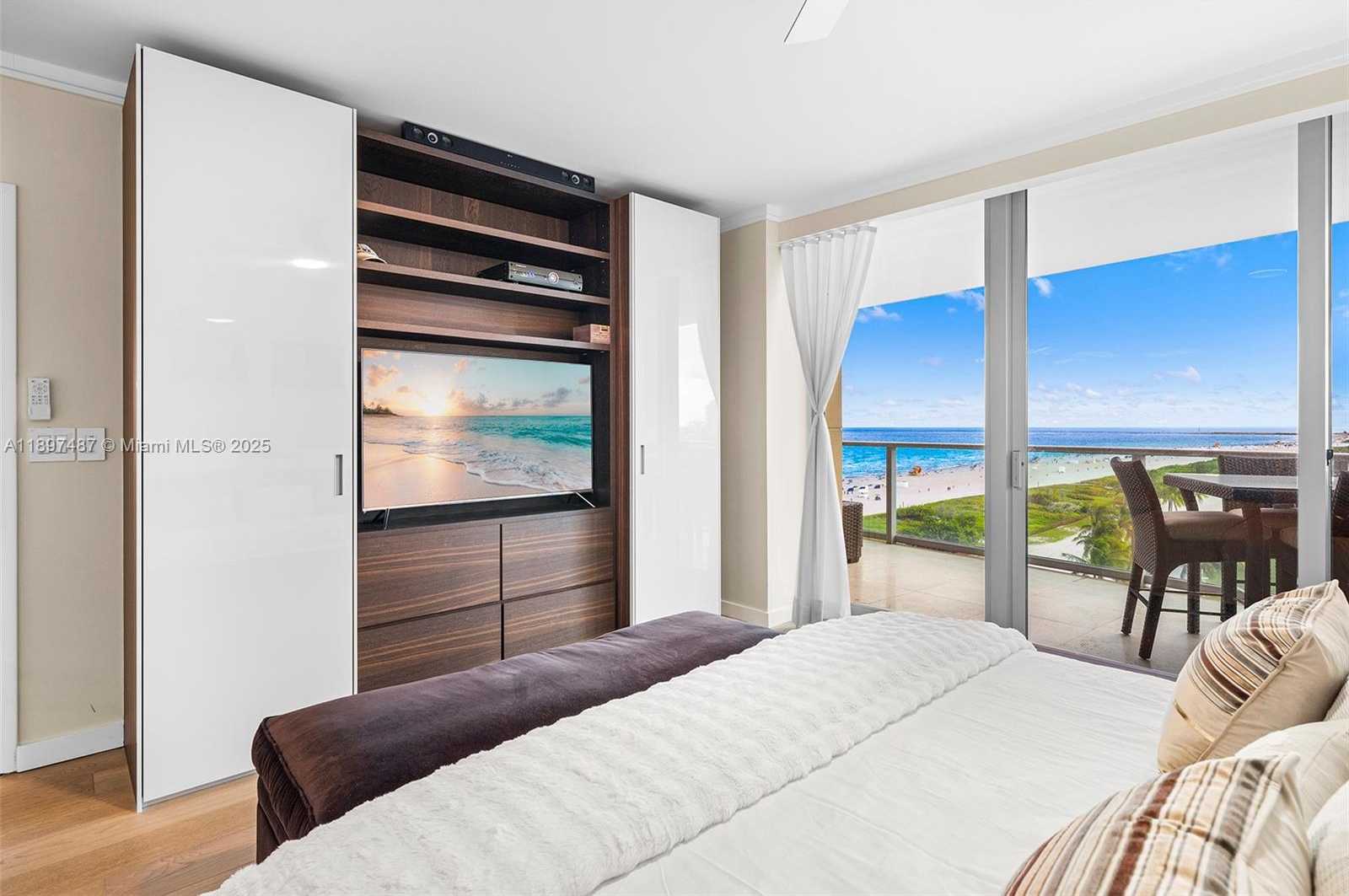 Small Image of 1455 OCEAN DR #1003, Miami Beach Number 19