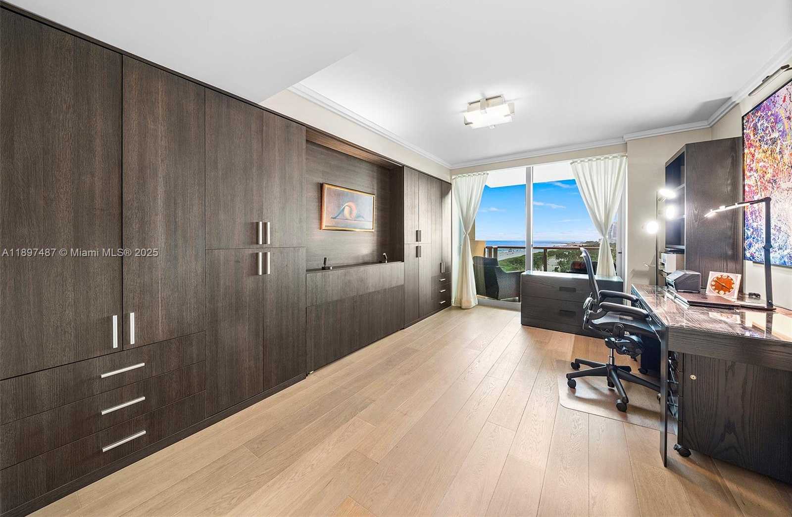 Small Image of 1455 OCEAN DR #1003, Miami Beach Number 25