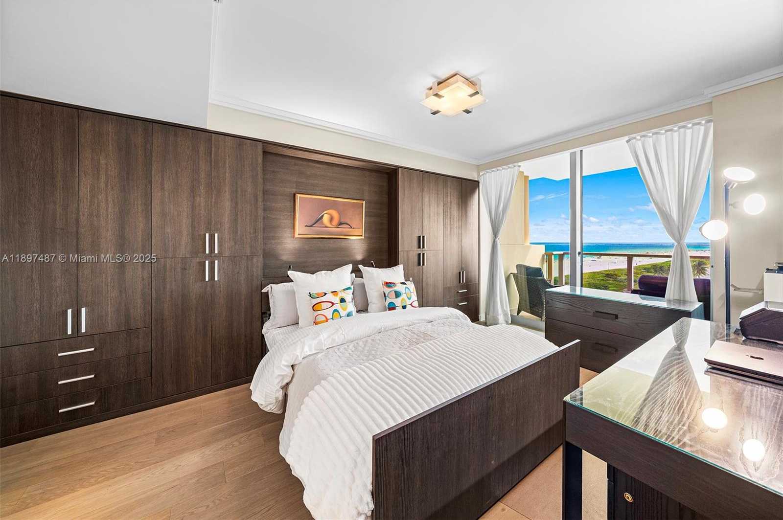 Small Image of 1455 OCEAN DR #1003, Miami Beach Number 26