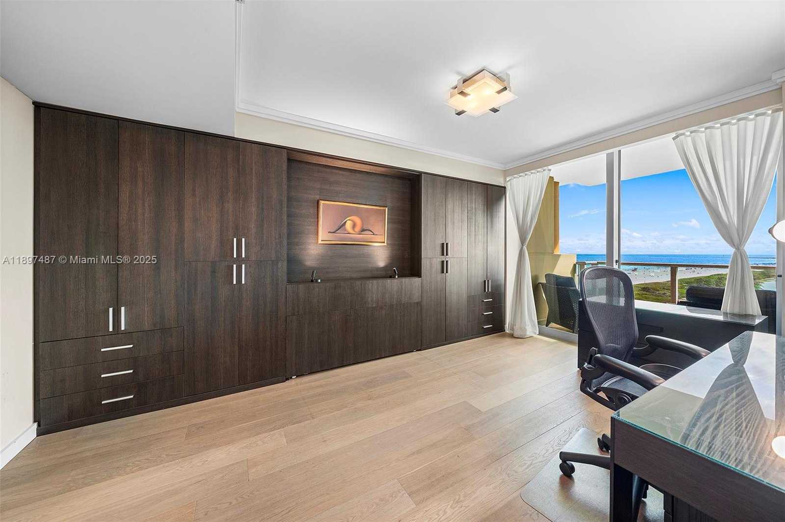 Small Image of 1455 OCEAN DR #1003, Miami Beach Number 27