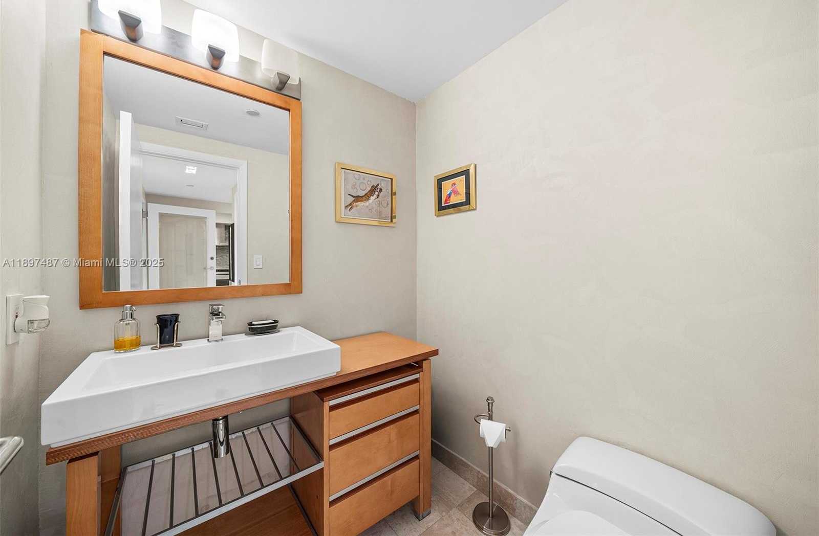 Small Image of 1455 OCEAN DR #1003, Miami Beach Number 33