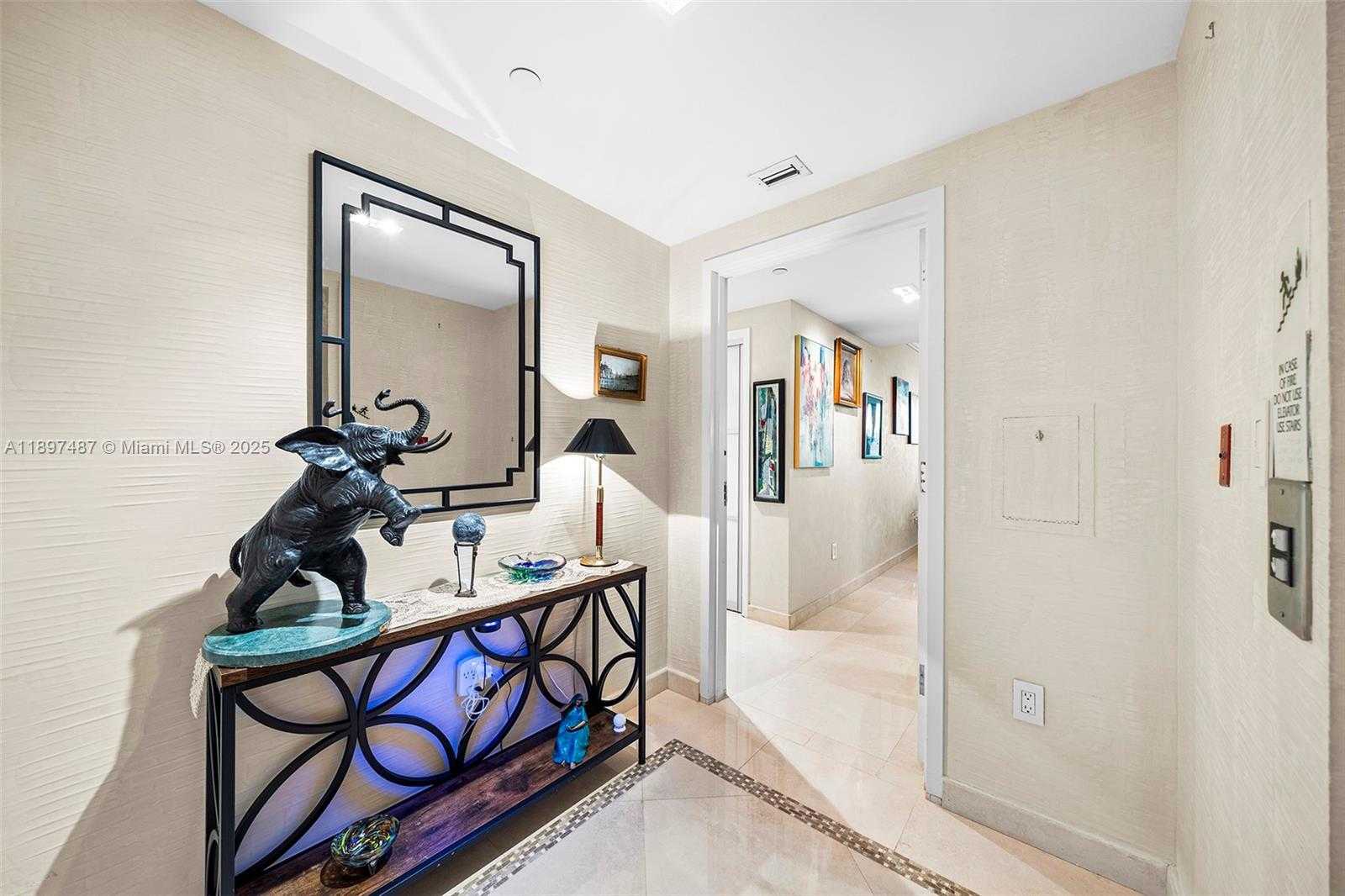 Small Image of 1455 OCEAN DR #1003, Miami Beach Number 34