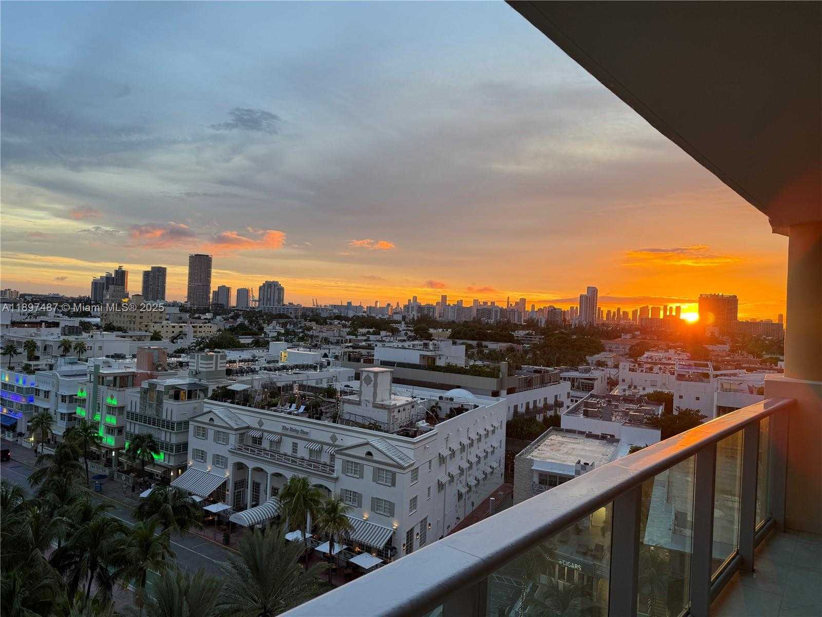 Small Image of 1455 OCEAN DR #1003, Miami Beach Number 35