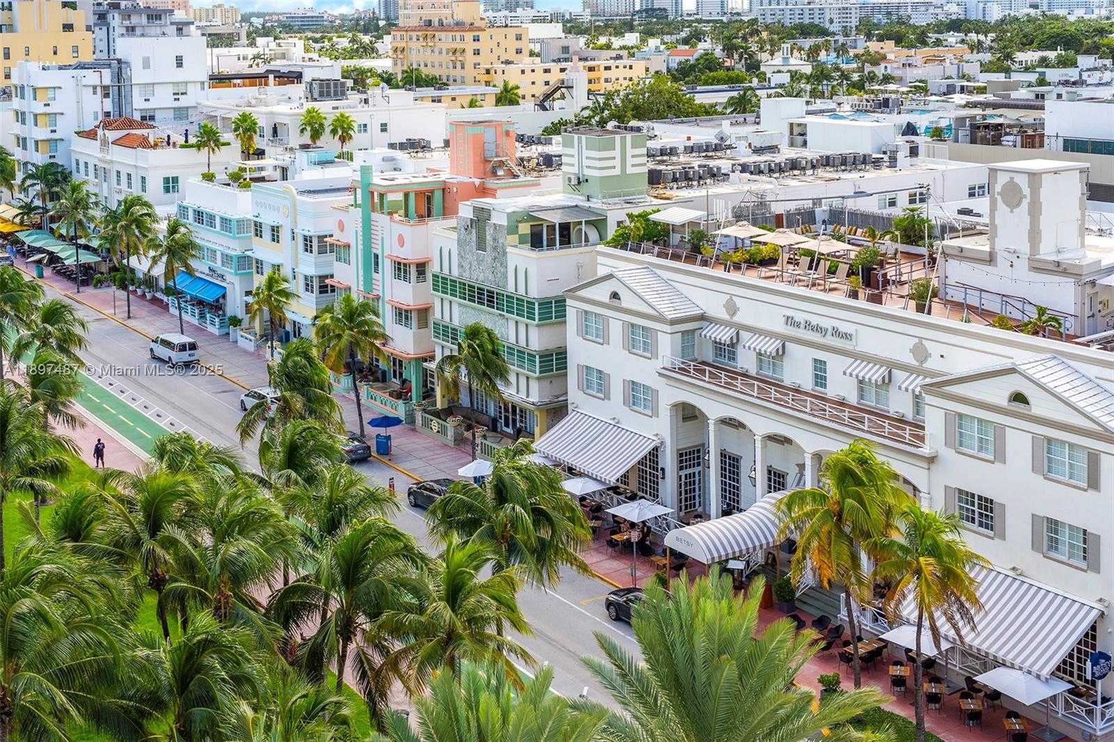 Small Image of 1455 OCEAN DR #1003, Miami Beach Number 36