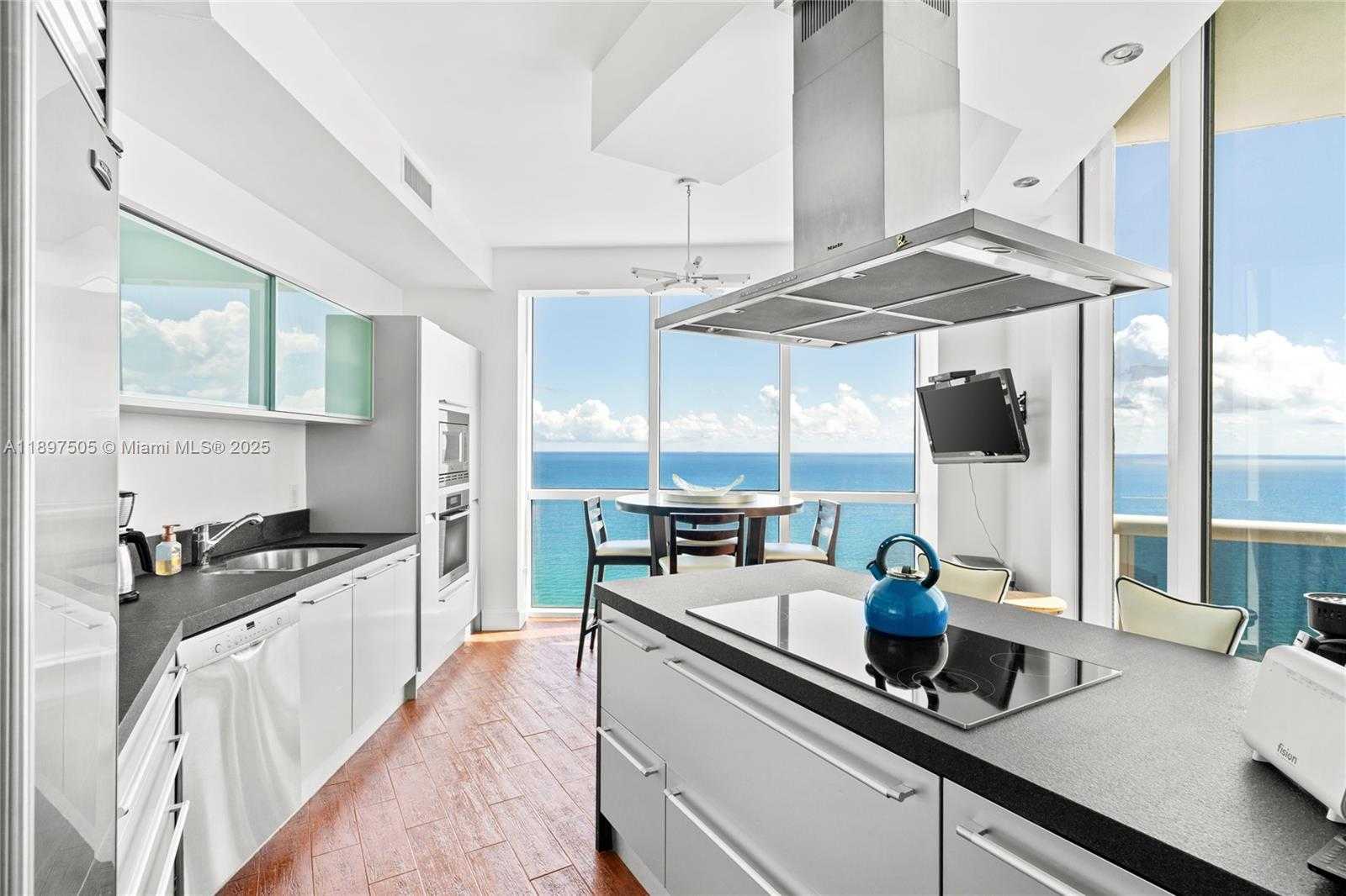Small Image of 18201 COLLINS AVE #4209, Sunny Isles Beach Number 5