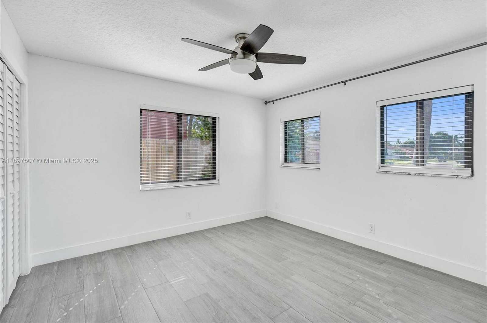 Small Image of 8105 SOUTH WEST 19TH ST, North Lauderdale Number 16