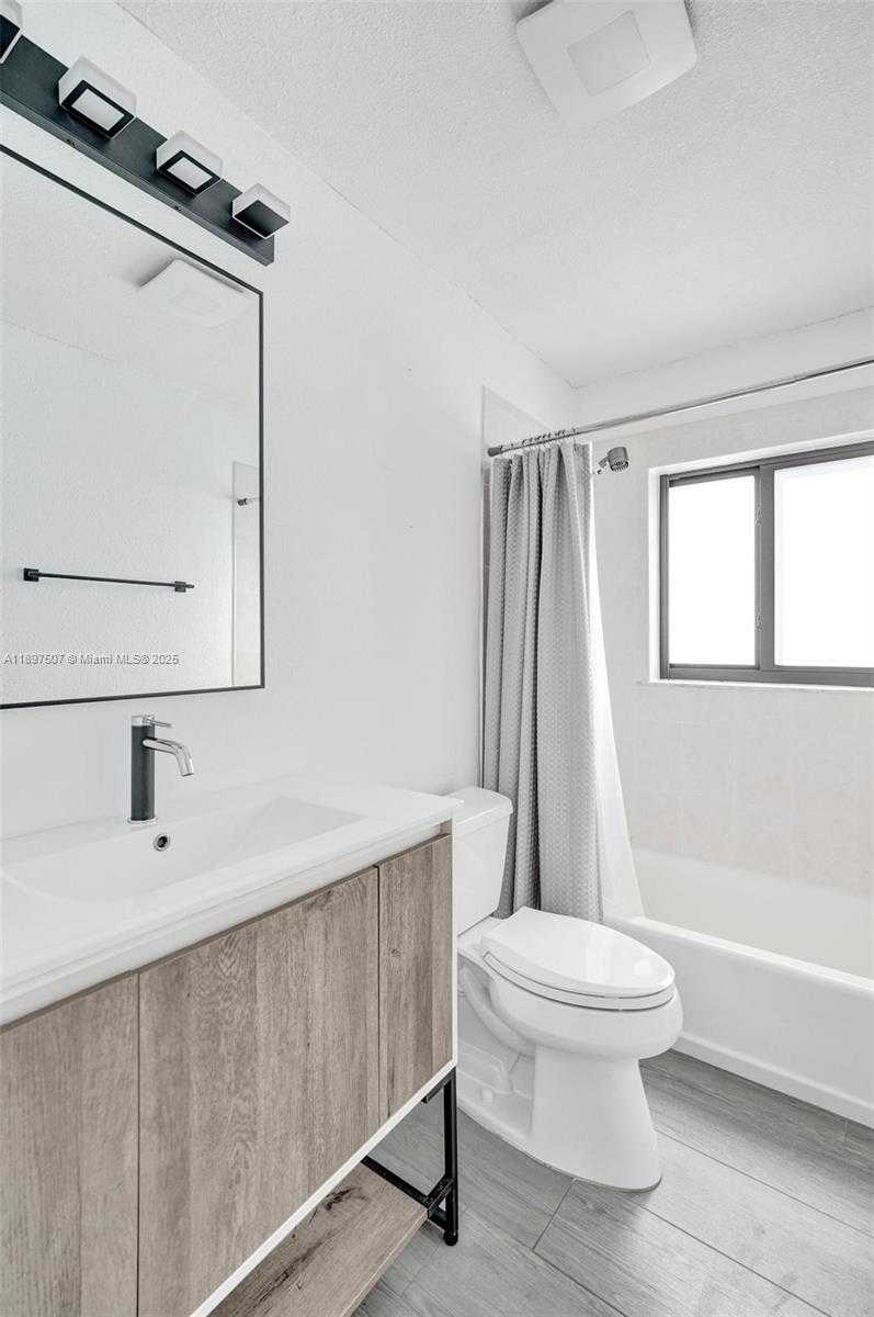 Small Image of 8105 SOUTH WEST 19TH ST, North Lauderdale Number 18