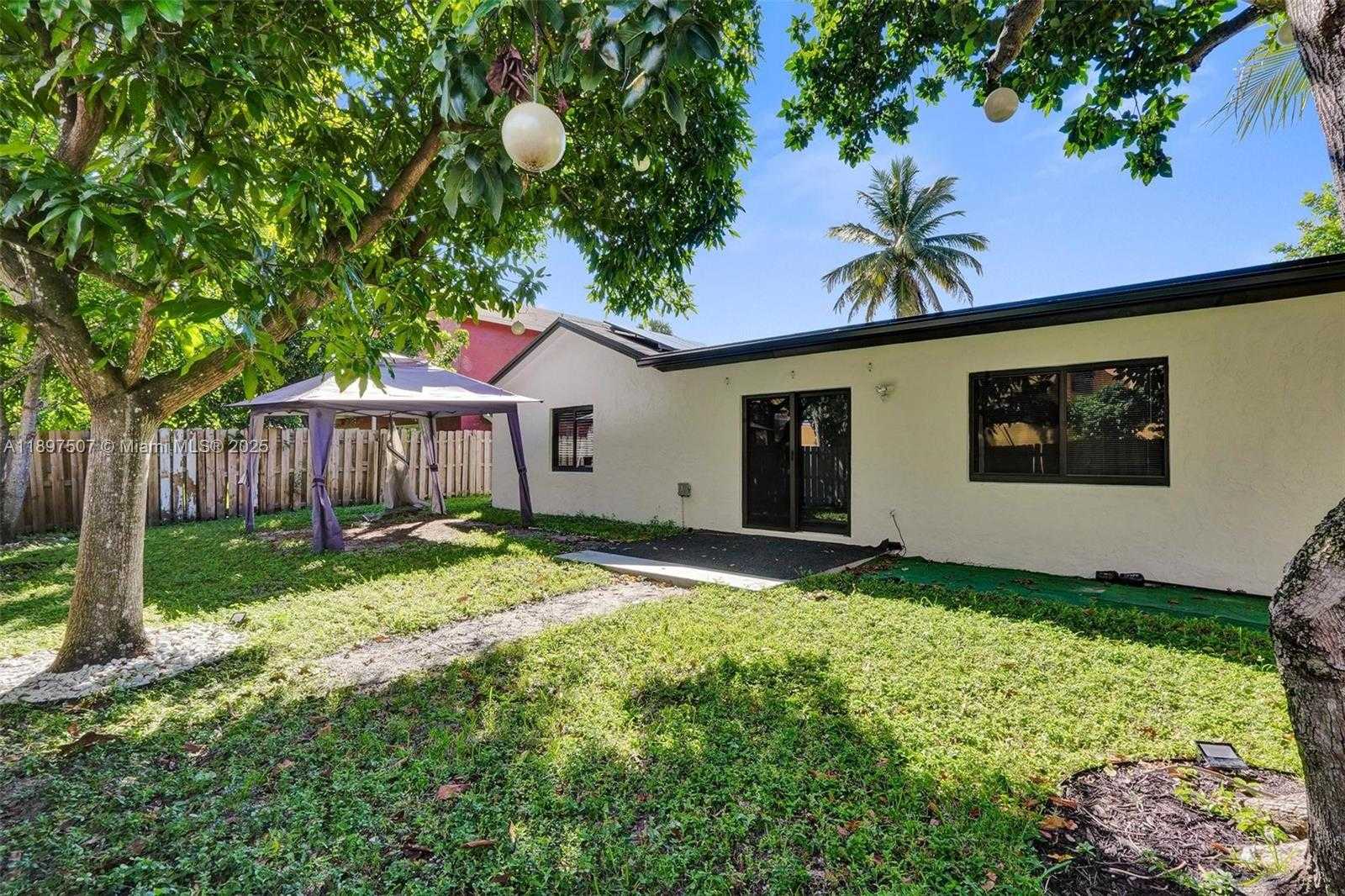 Small Image of 8105 SOUTH WEST 19TH ST, North Lauderdale Number 20