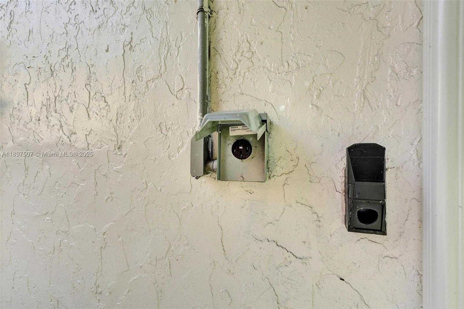 Small Image of 8105 SOUTH WEST 19TH ST, North Lauderdale Number 22
