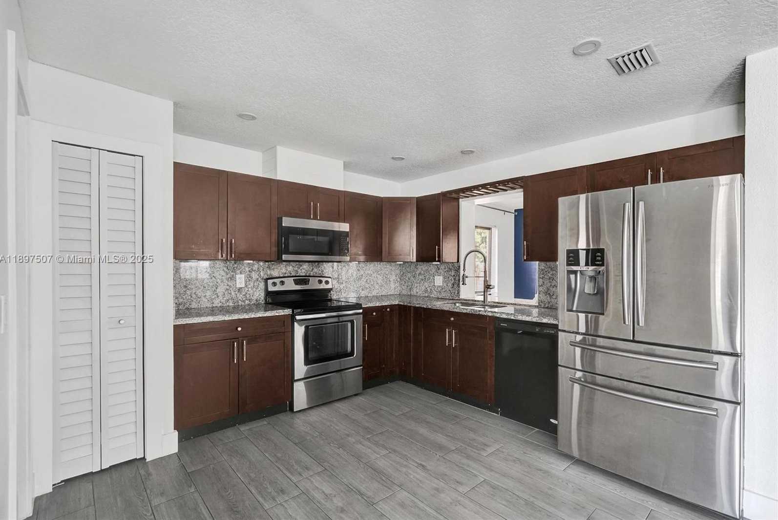 Small Image of 8105 SOUTH WEST 19TH ST, North Lauderdale Number 5