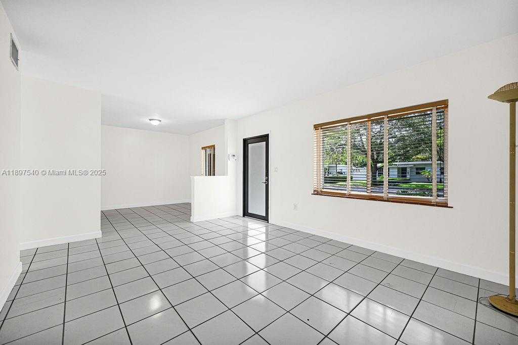 Small Image of 5960 SOUTH WEST 47TH ST #1, Miami Number 12