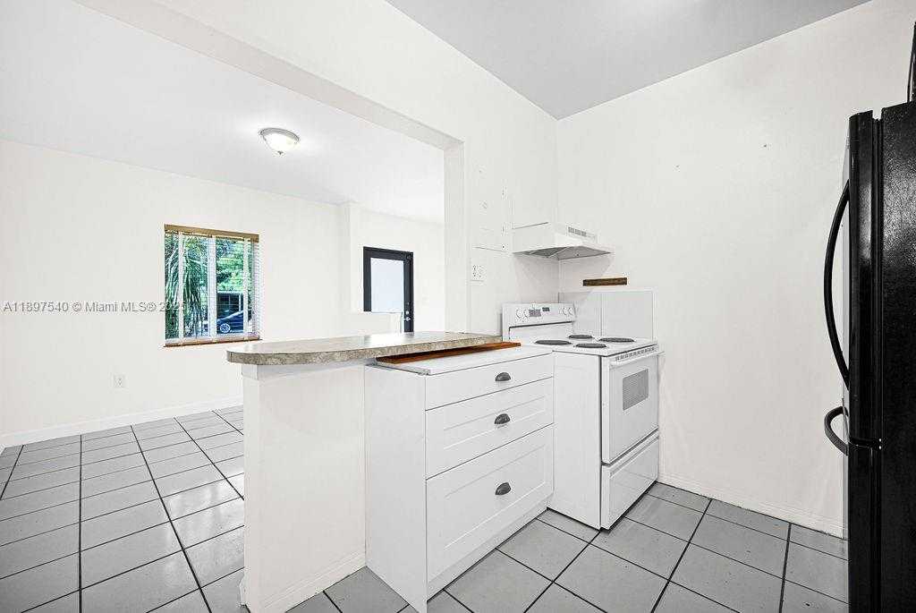 Small Image of 5960 SOUTH WEST 47TH ST #1, Miami Number 16