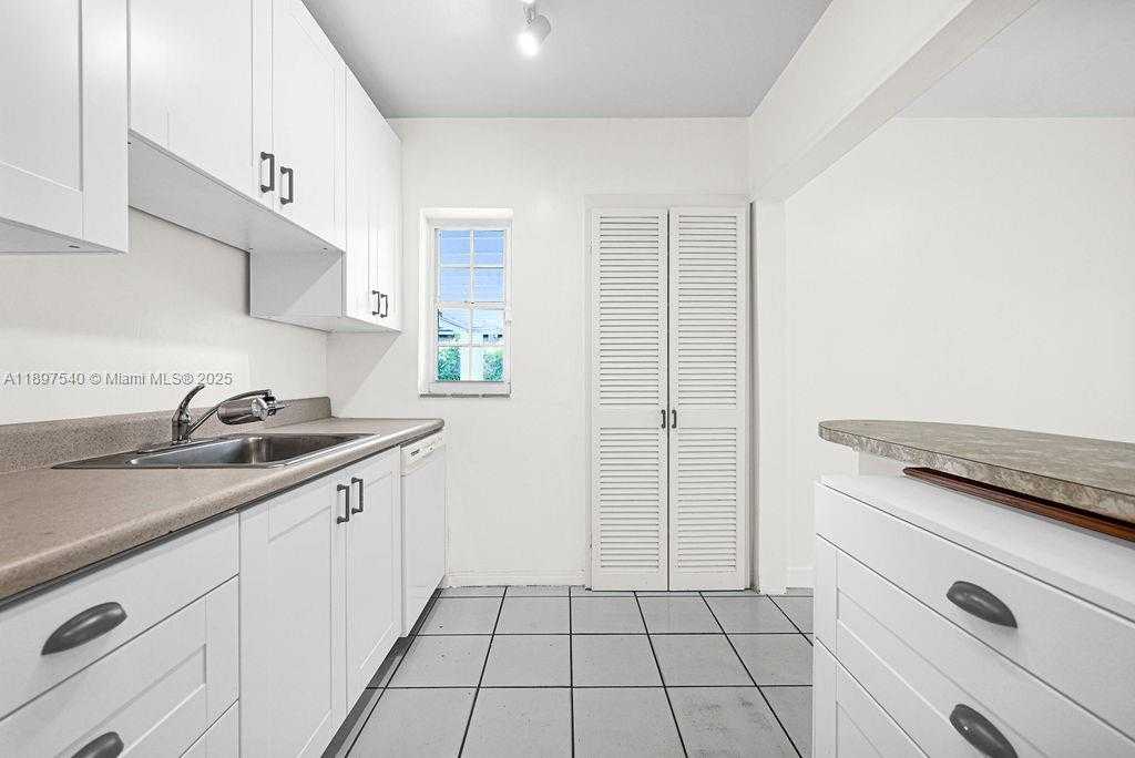 Small Image of 5960 SOUTH WEST 47TH ST #1, Miami Number 17