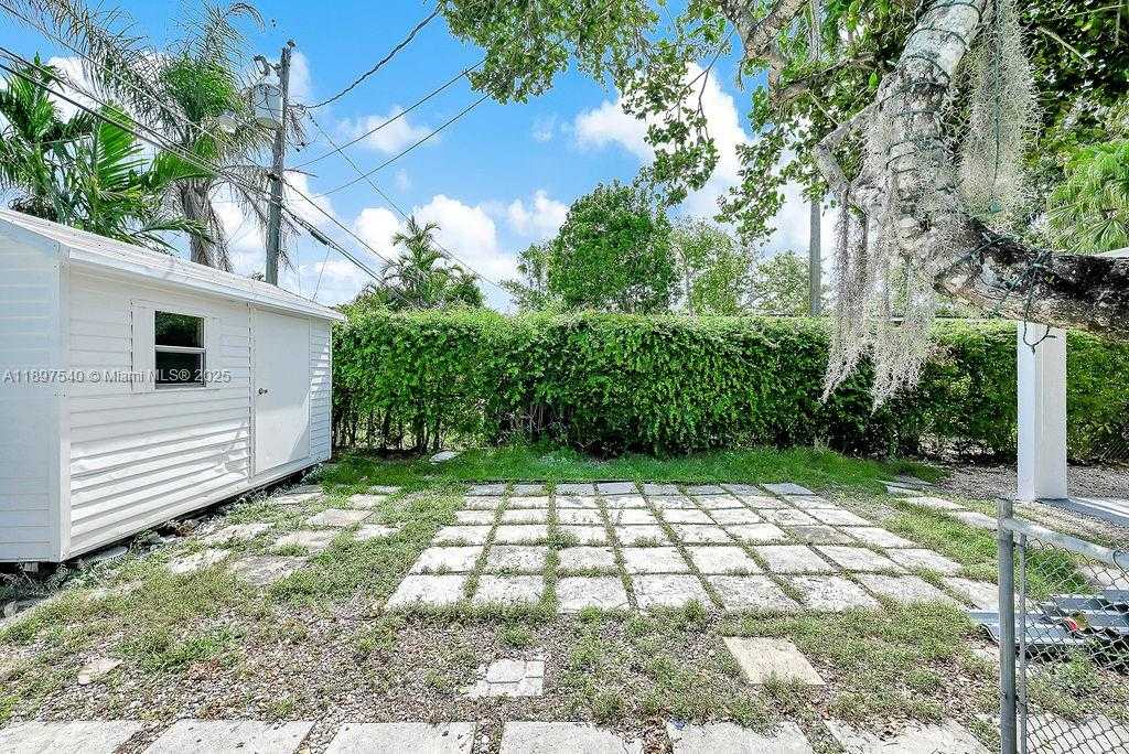 Small Image of 5960 SOUTH WEST 47TH ST #1, Miami Number 19
