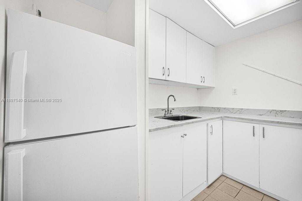 Small Image of 5960 SOUTH WEST 47TH ST #1, Miami Number 27