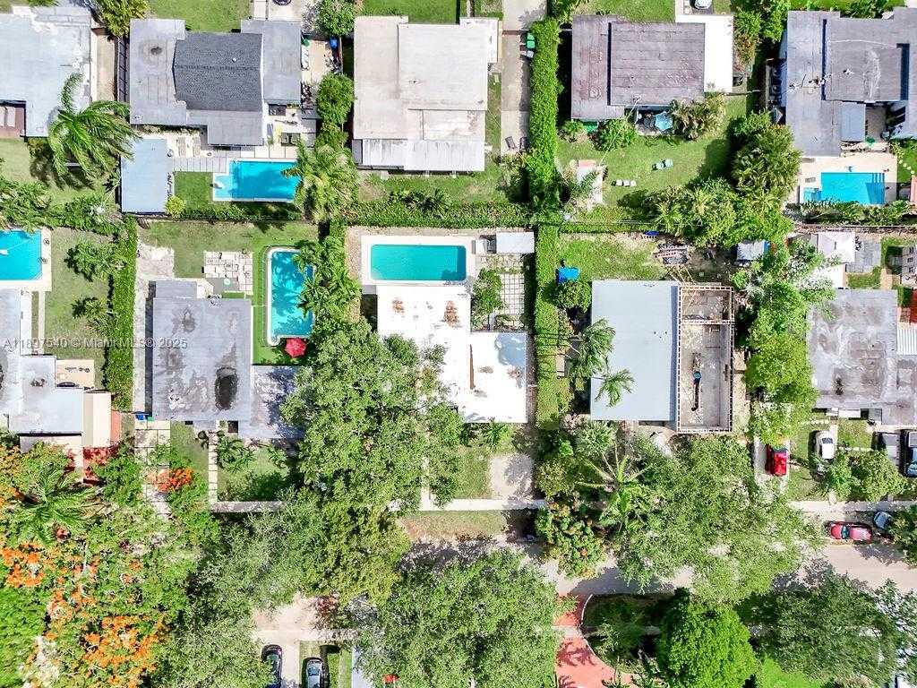 Small Image of 5960 SOUTH WEST 47TH ST #1, Miami Number 35