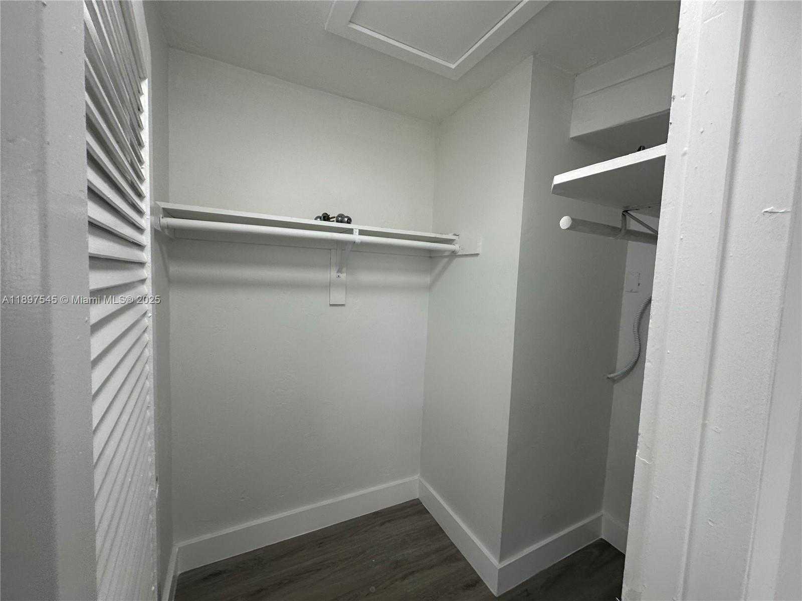 Small Image of 6910 BAY DR #4, Miami Beach Number 13