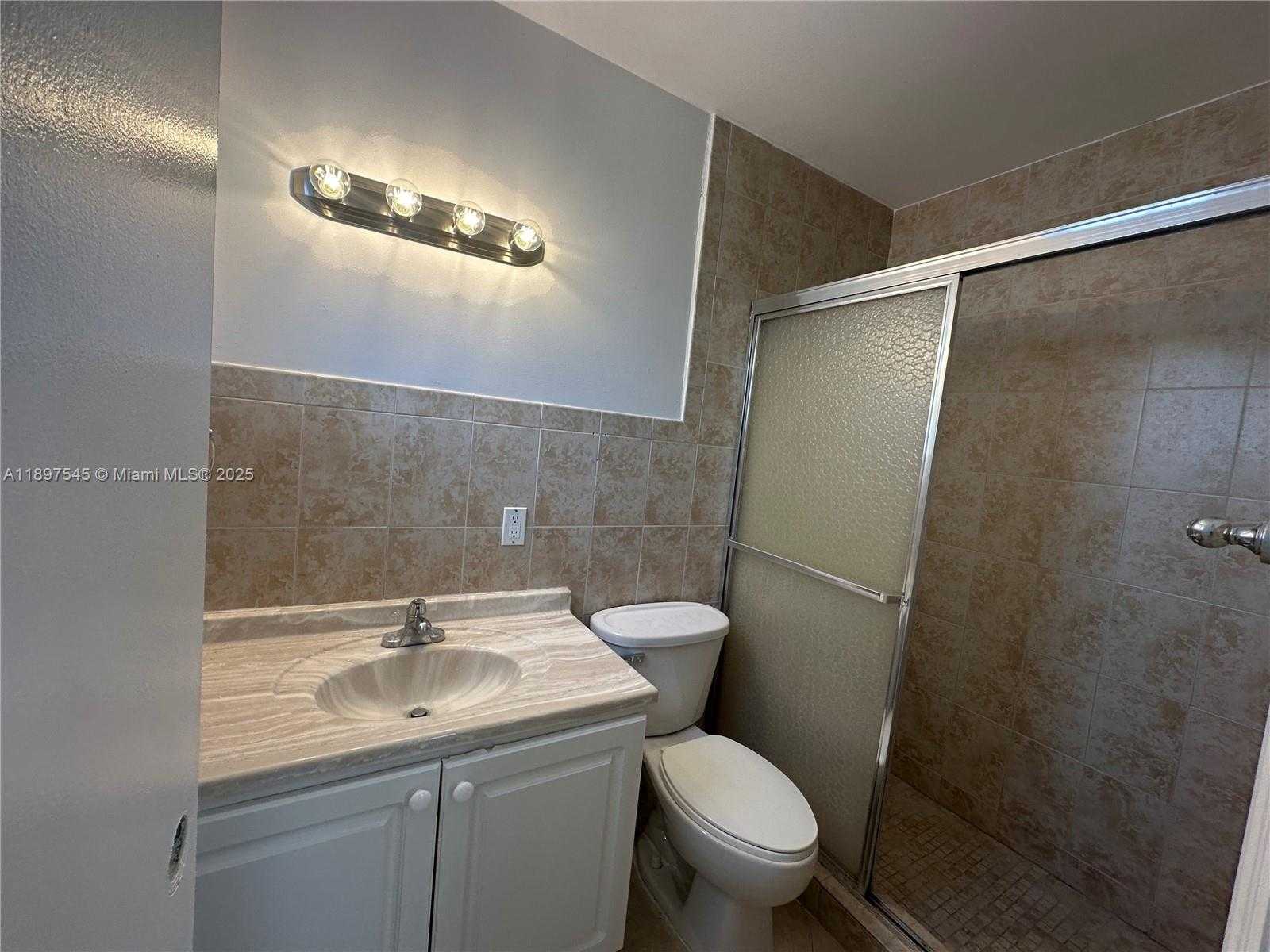 Small Image of 6910 BAY DR #4, Miami Beach Number 14