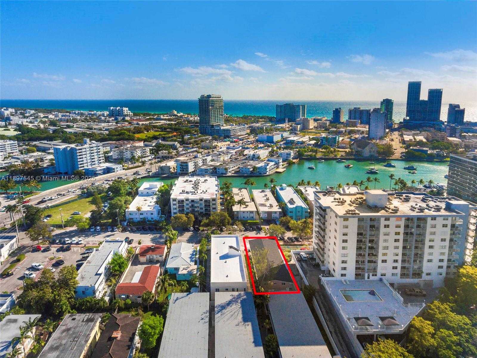 Small Image of 6910 BAY DR #4, Miami Beach Number 2