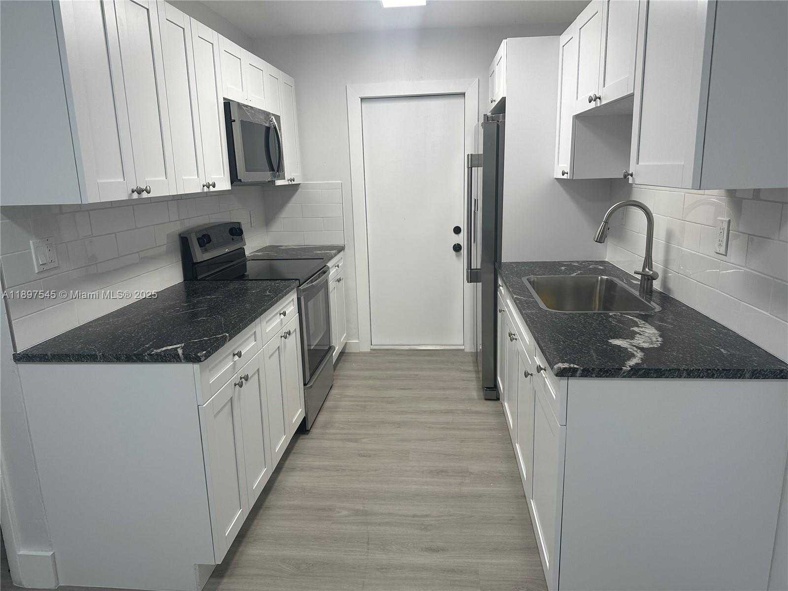 Small Image of 6910 BAY DR #4, Miami Beach Number 4