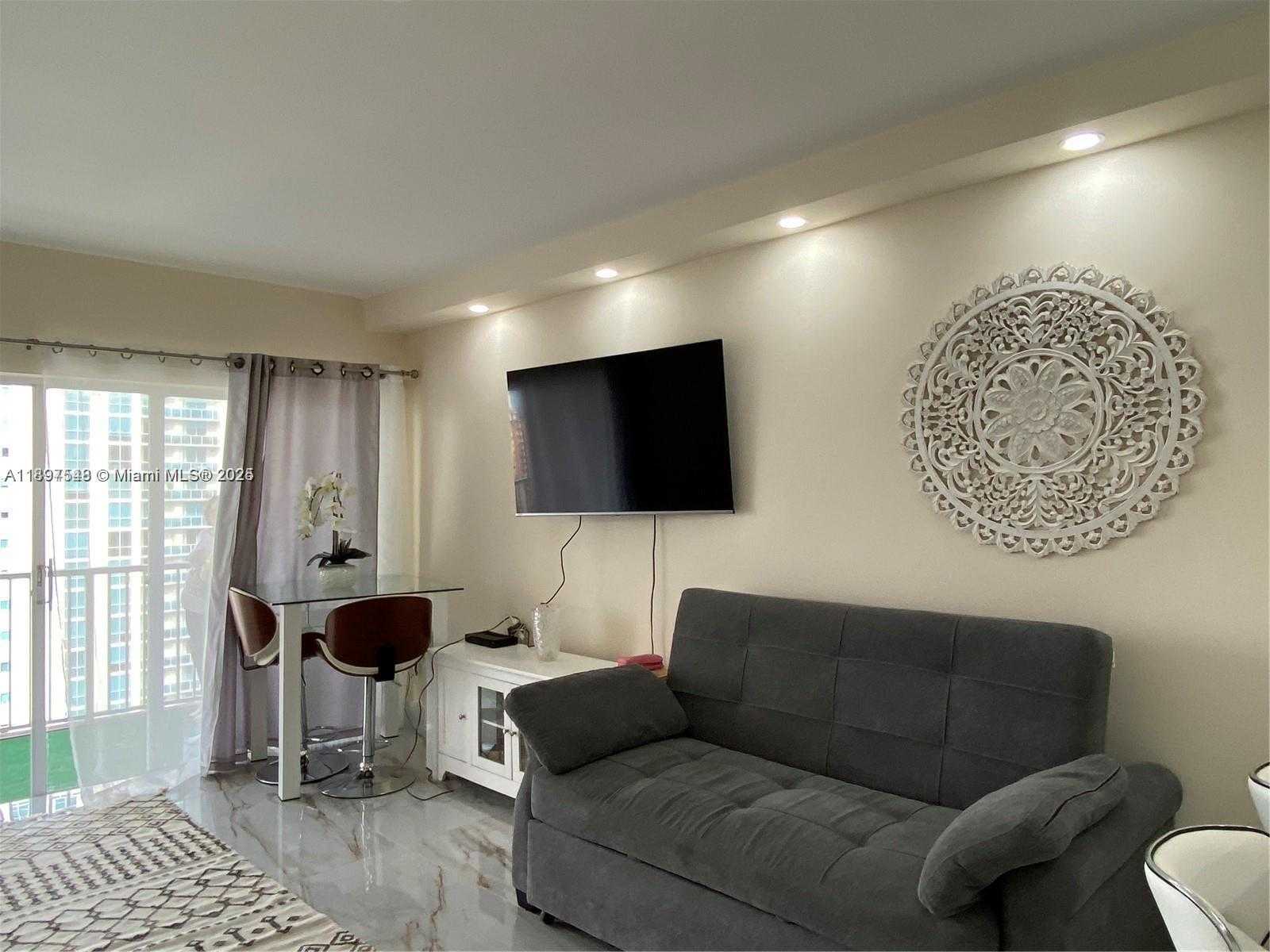 Small Image of 1965 SOUTH OCEAN DR #15A, Hallandale Beach Number 3