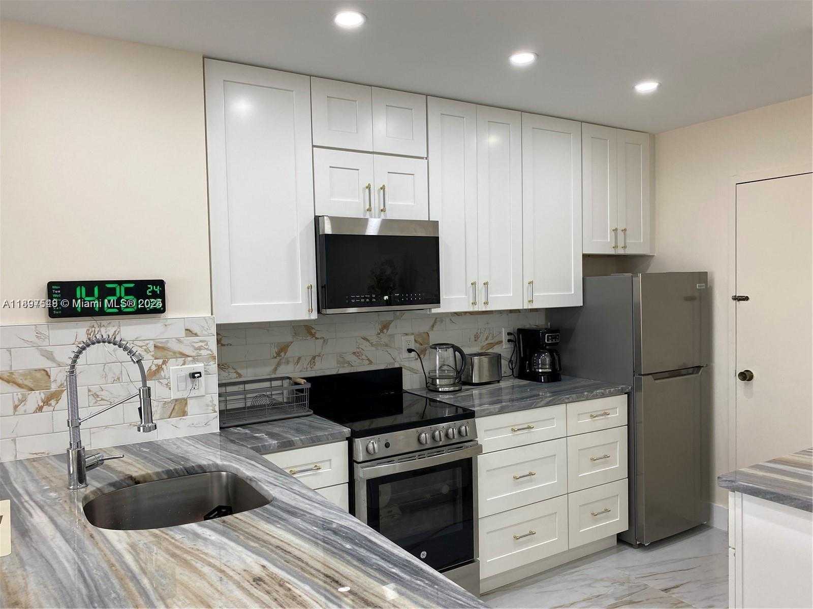 Small Image of 1965 SOUTH OCEAN DR #15A, Hallandale Beach Number 6