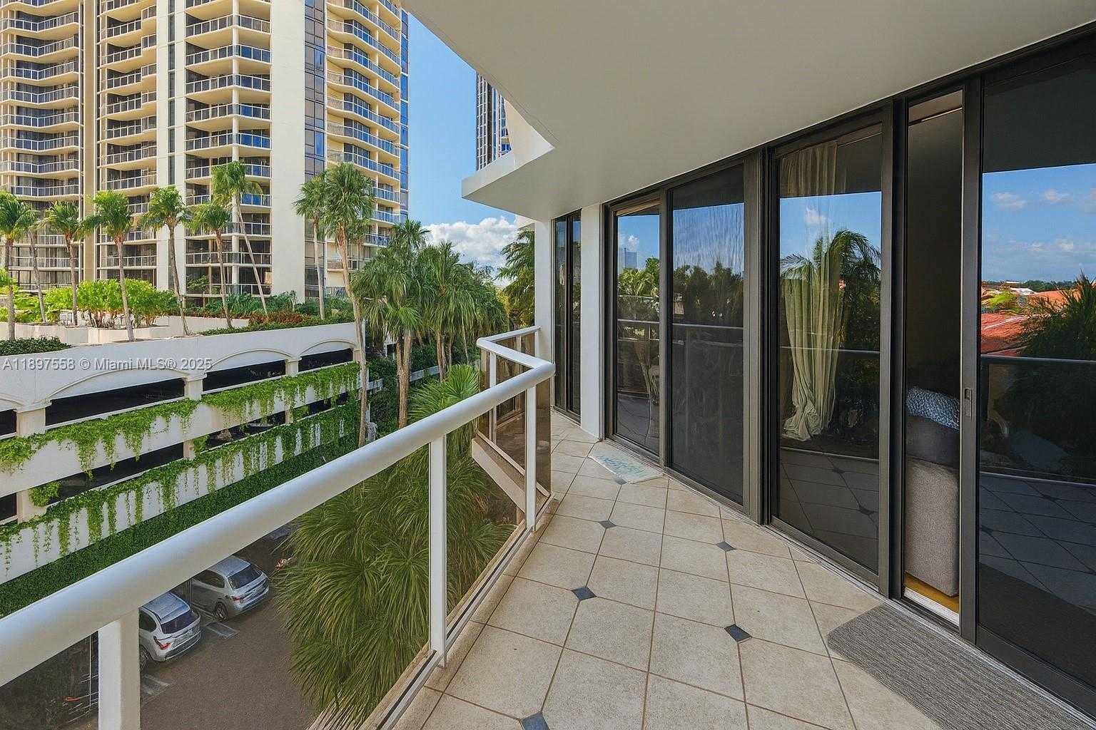 Small Image of 3610 YACHT CLUB DR #414, Aventura Number 3