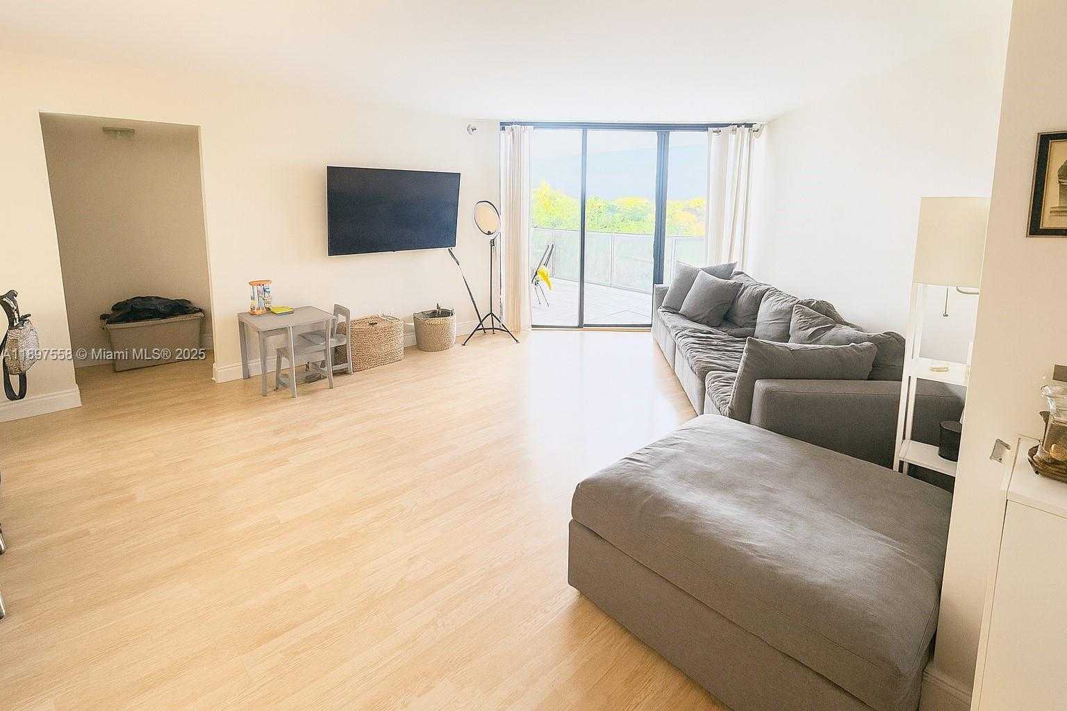 Small Image of 3610 YACHT CLUB DR #414, Aventura Number 4