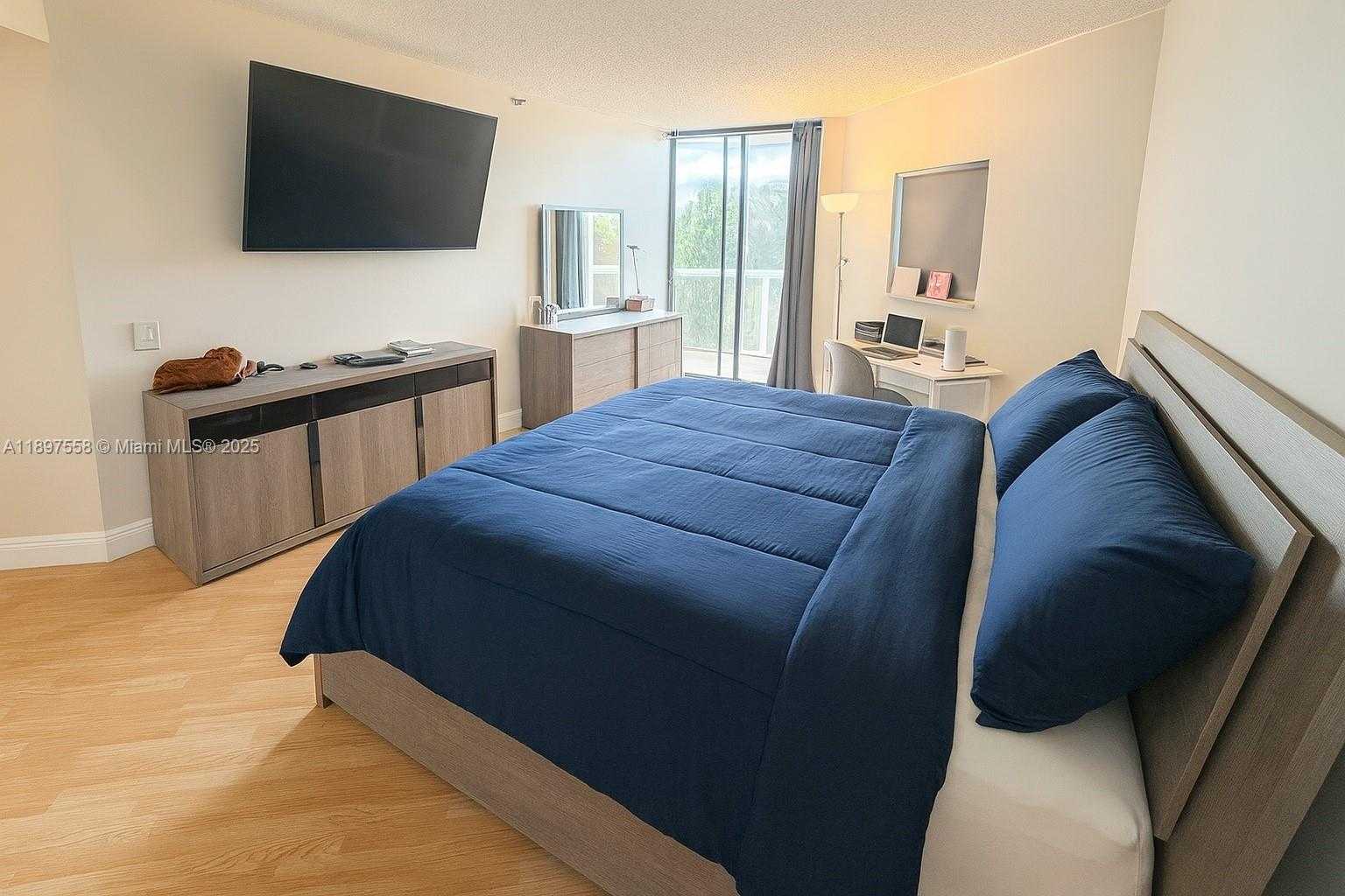 Small Image of 3610 YACHT CLUB DR #414, Aventura Number 7