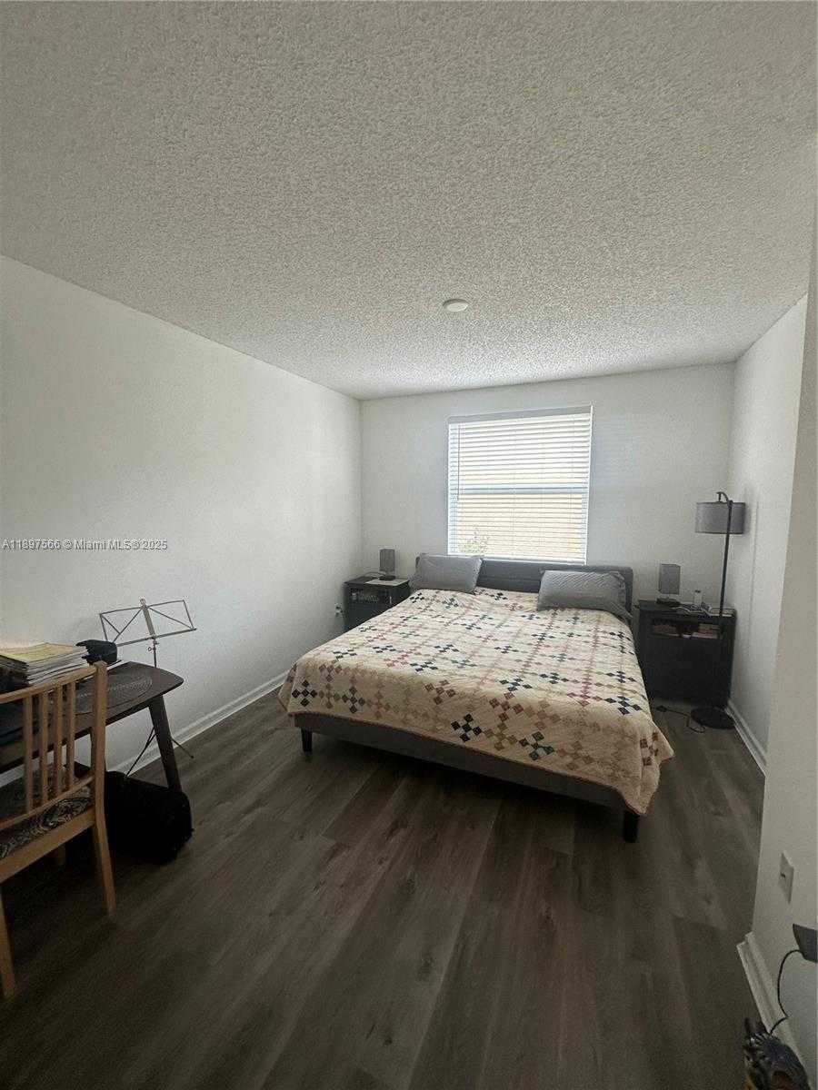 Small Image of 17125 NORTH BAY RD #3402, Sunny Isles Beach Number 12