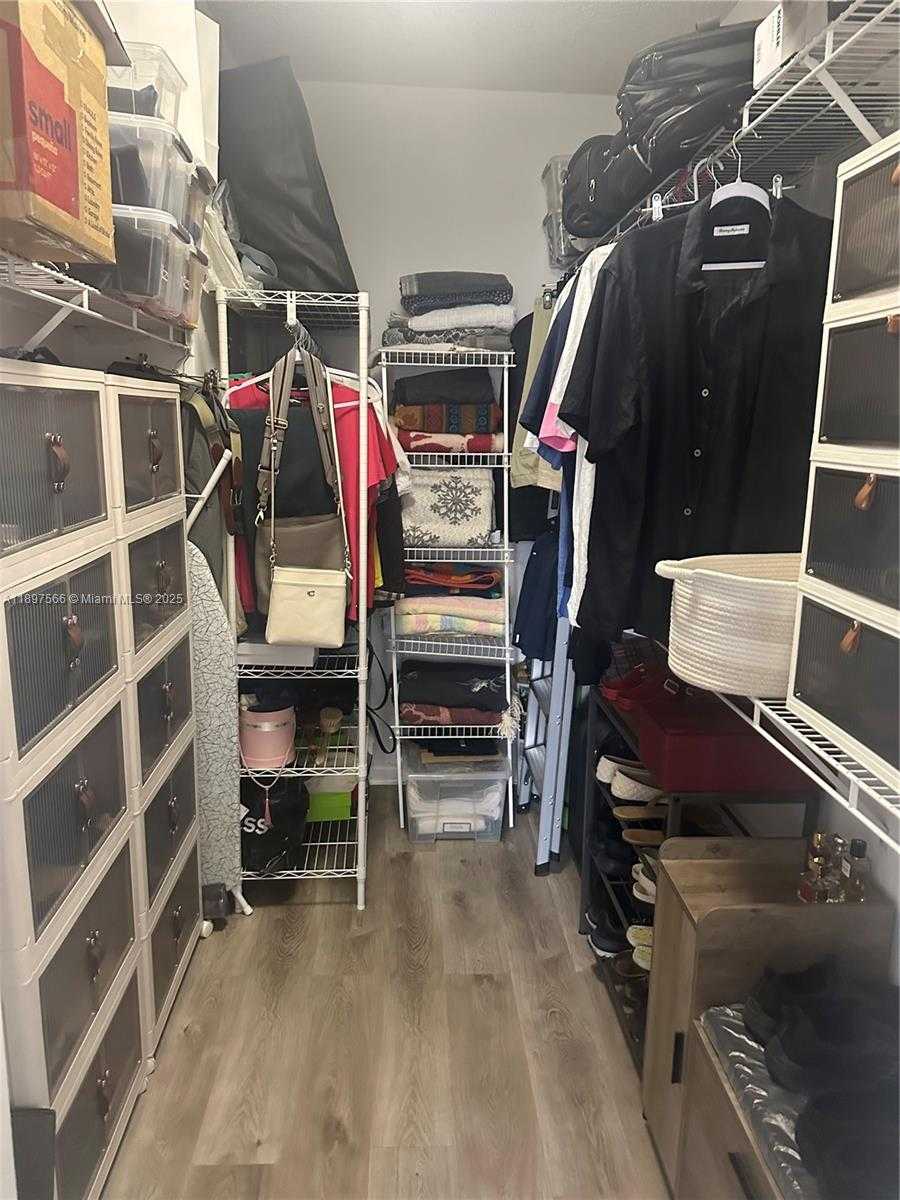 Small Image of 17125 NORTH BAY RD #3402, Sunny Isles Beach Number 13