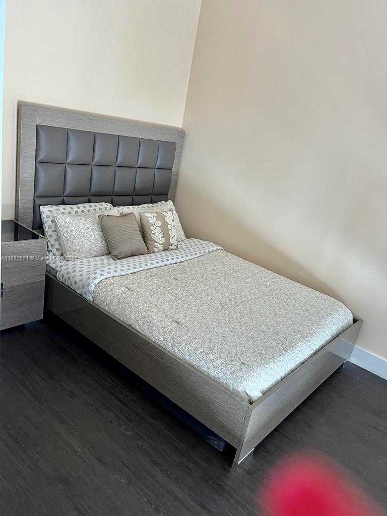 Small Image of 60 SOUTH WEST 13TH ST #4607, Miami Number 15