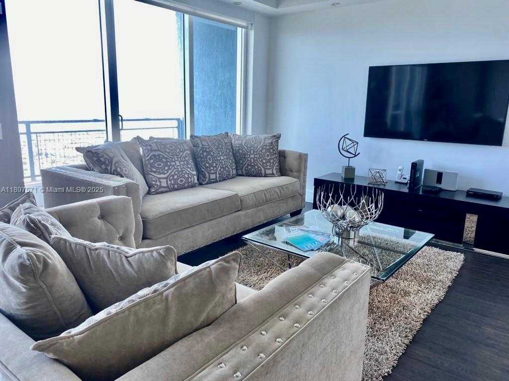 Small Image of 60 SOUTH WEST 13TH ST #4607, Miami Number 4