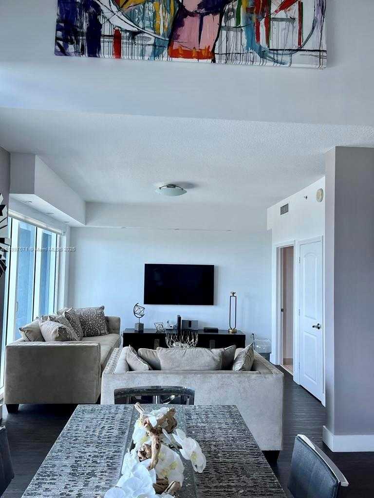 Small Image of 60 SOUTH WEST 13TH ST #4607, Miami Number 5