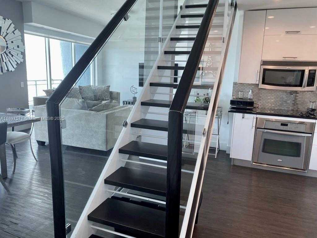 Small Image of 60 SOUTH WEST 13TH ST #4607, Miami Number 9