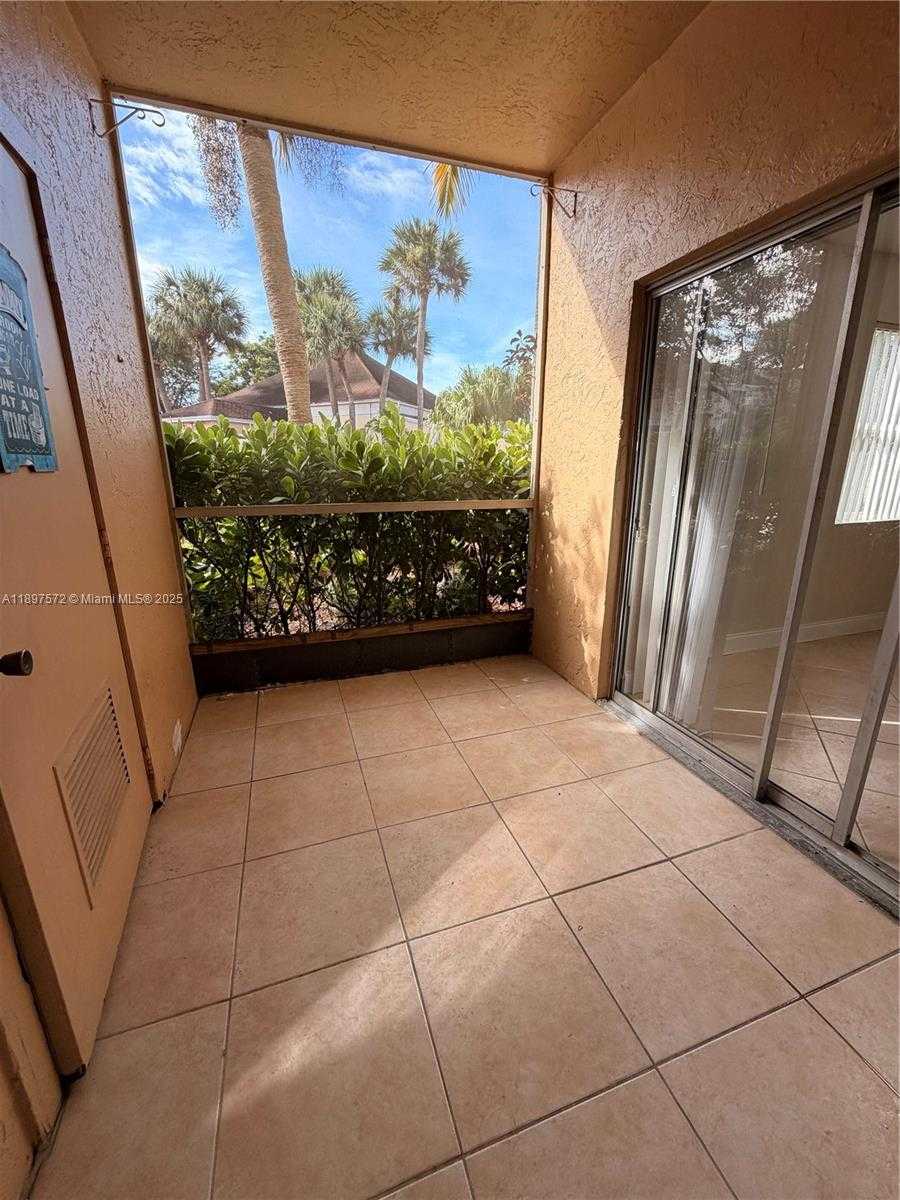 Small Image of 15320 SOUTH WEST 106 TE #1122, Miami Number 13