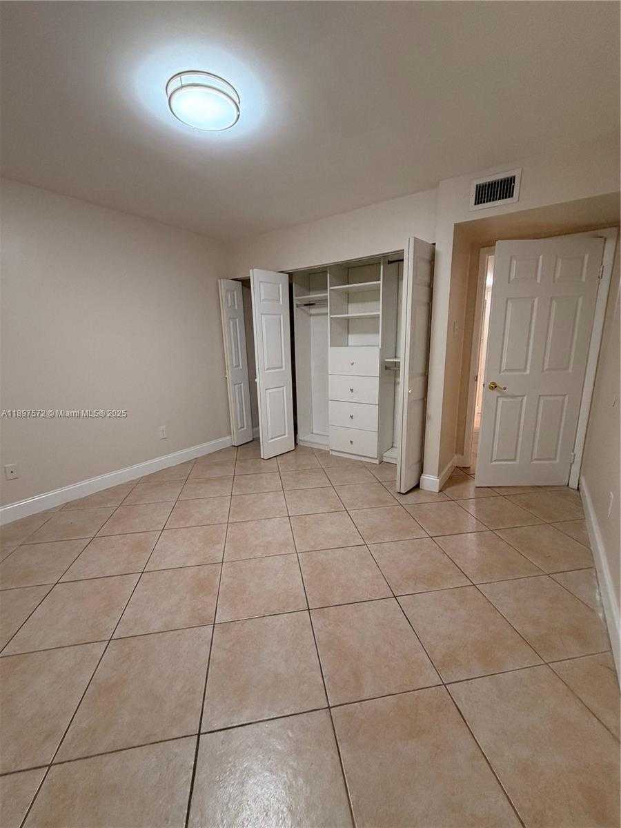 Small Image of 15320 SOUTH WEST 106 TE #1122, Miami Number 18