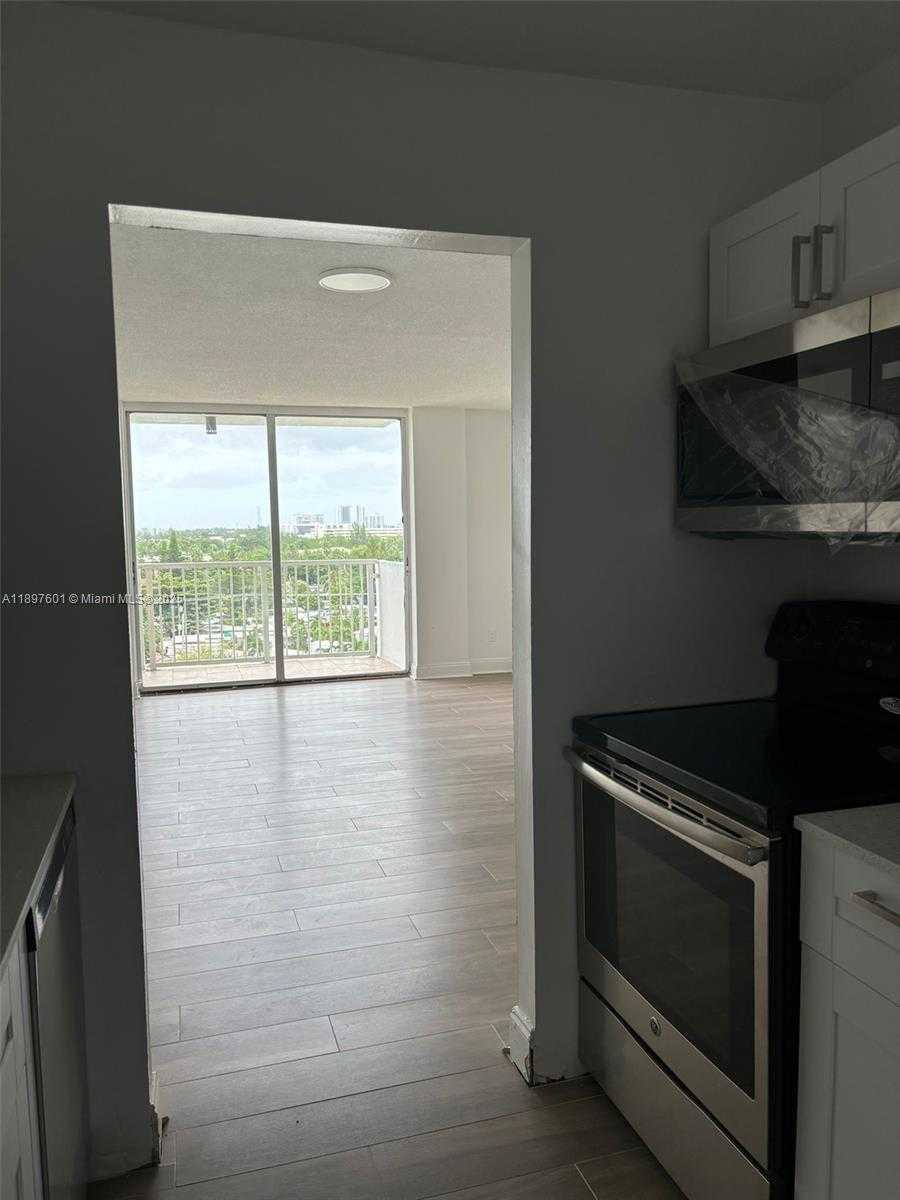 Small Image of North Miami Number 15