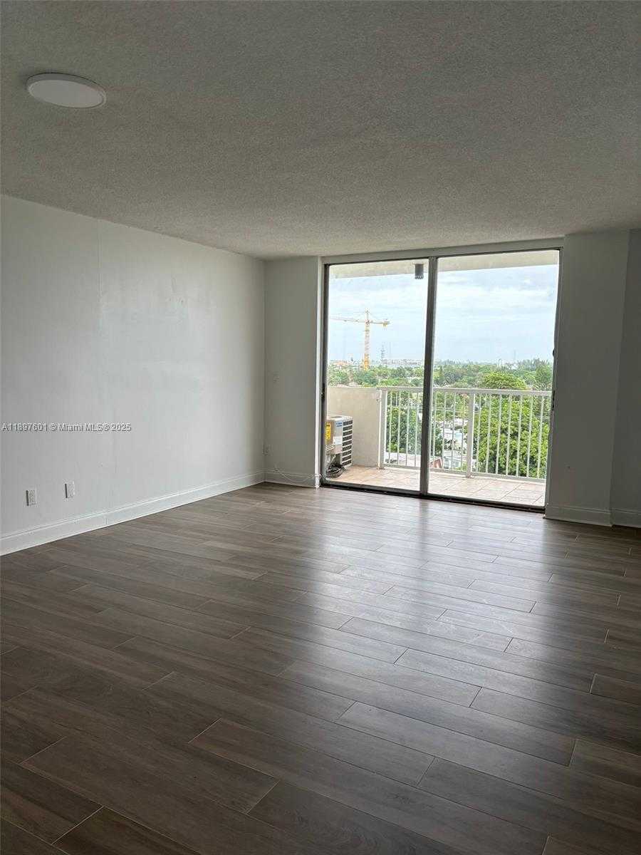 Small Image of North Miami Number 17