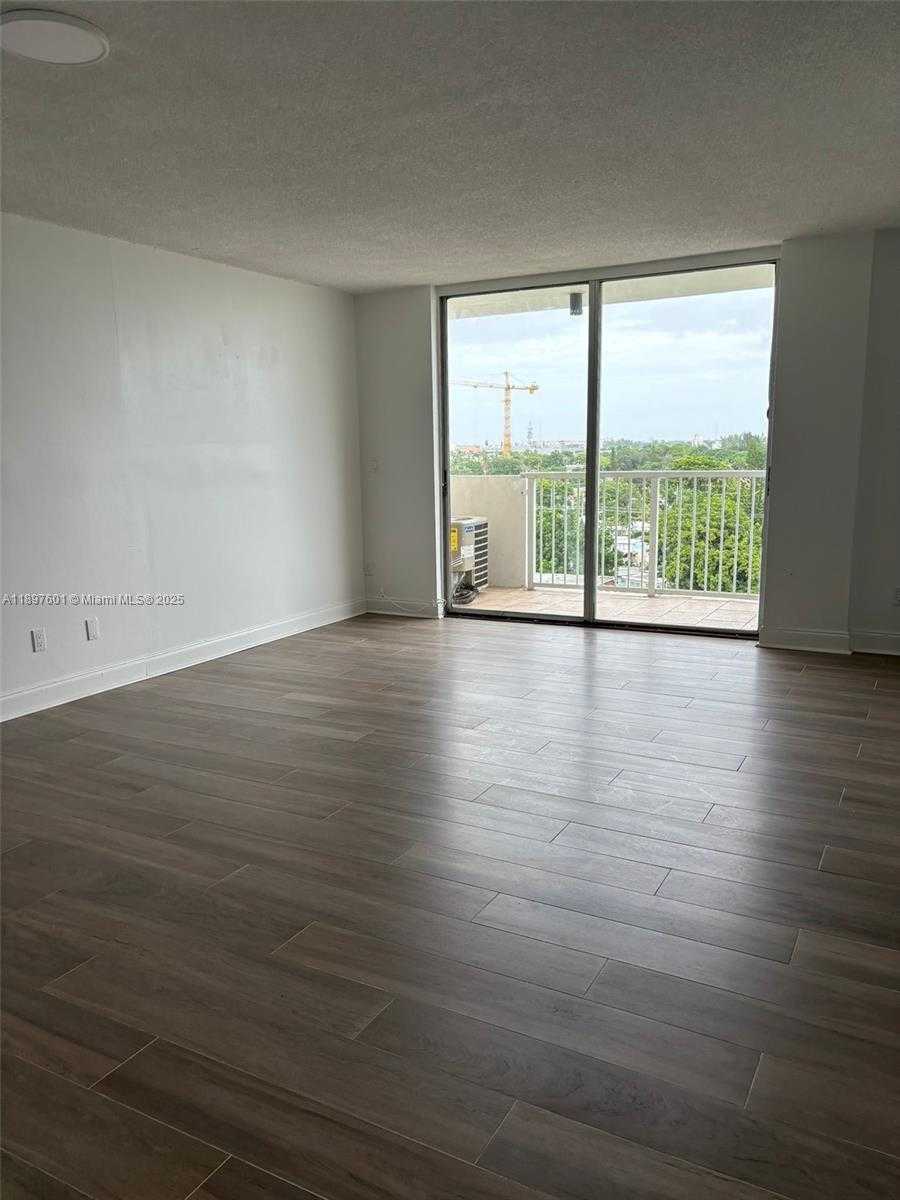 Small Image of North Miami Number 18