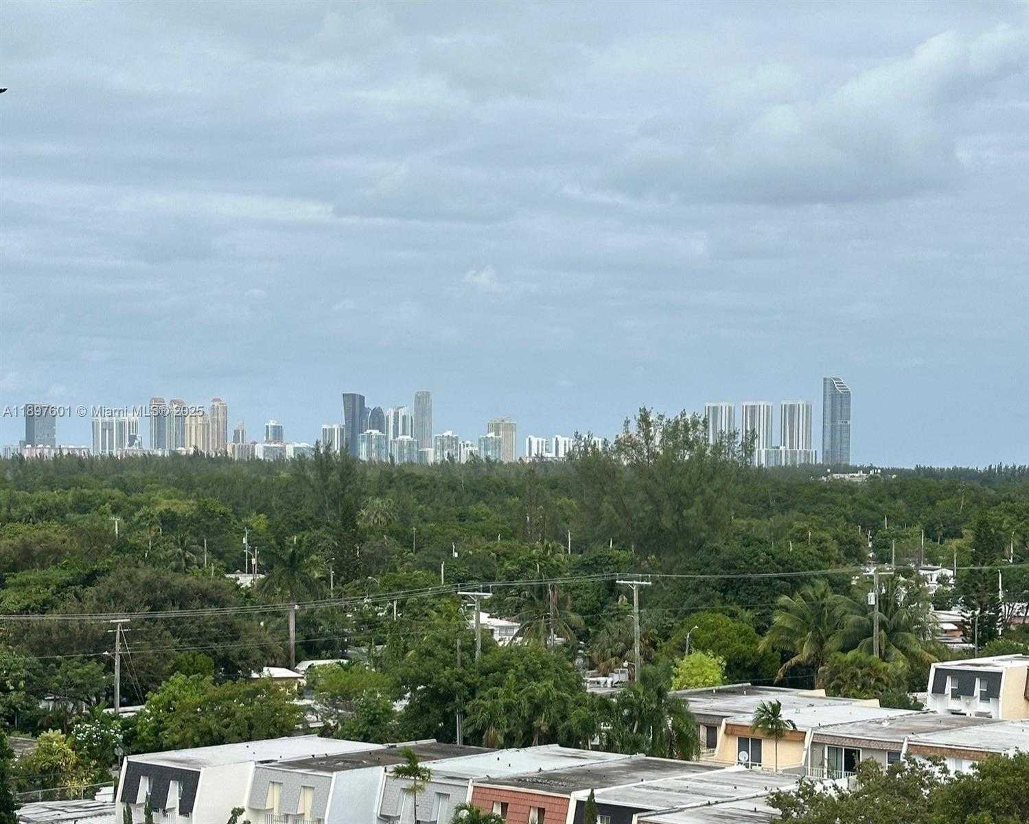 Small Image of North Miami Number 25