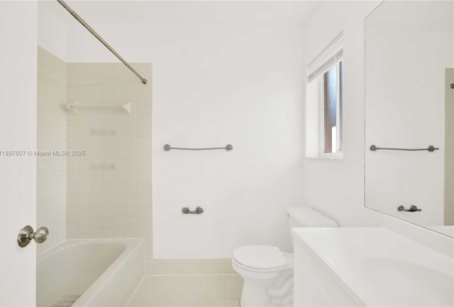 Small Image of 17380 SOUTH WEST 140TH CT #., Miami Number 13